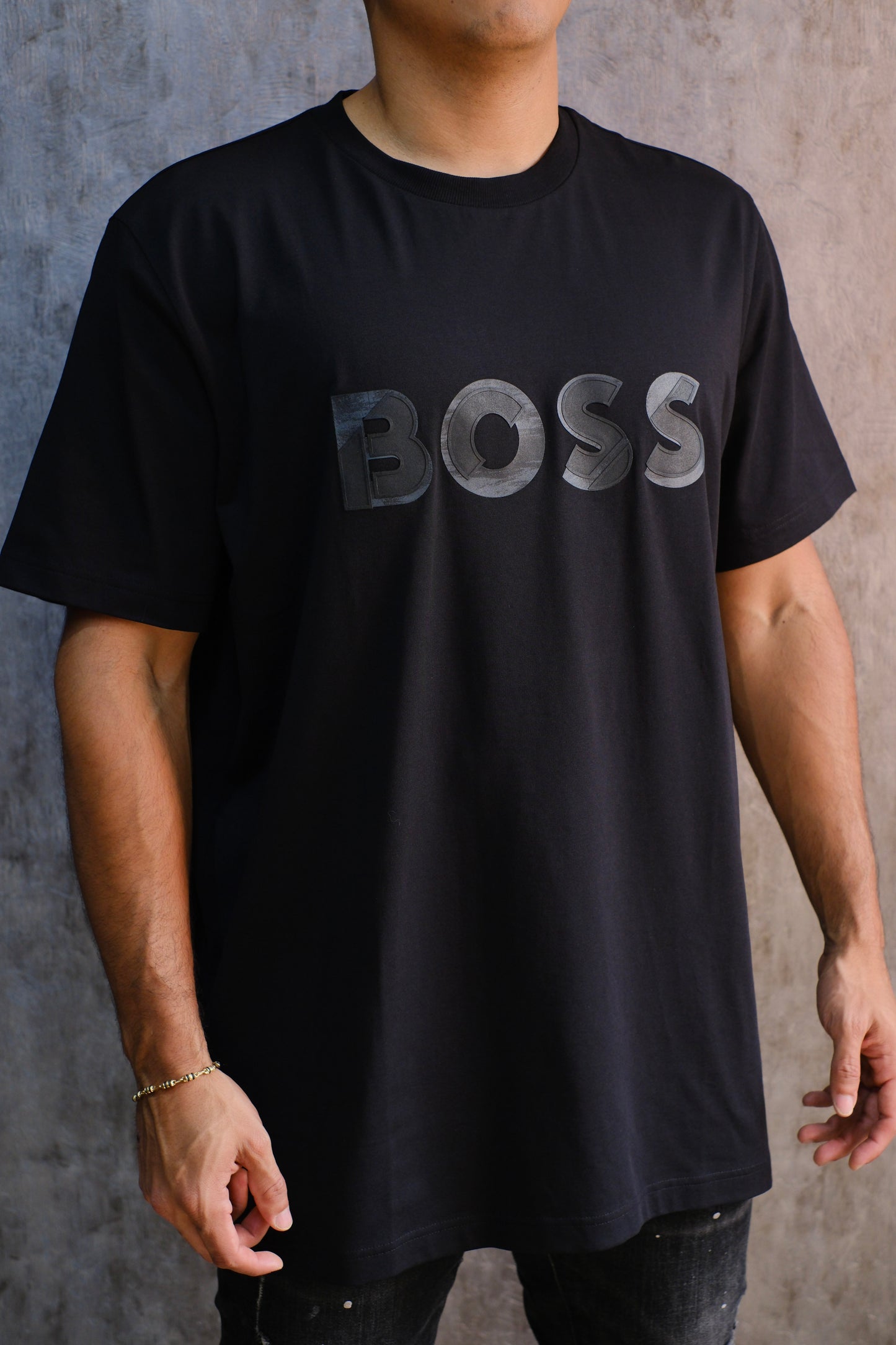 Camiseta HUG Negra Logo Negro