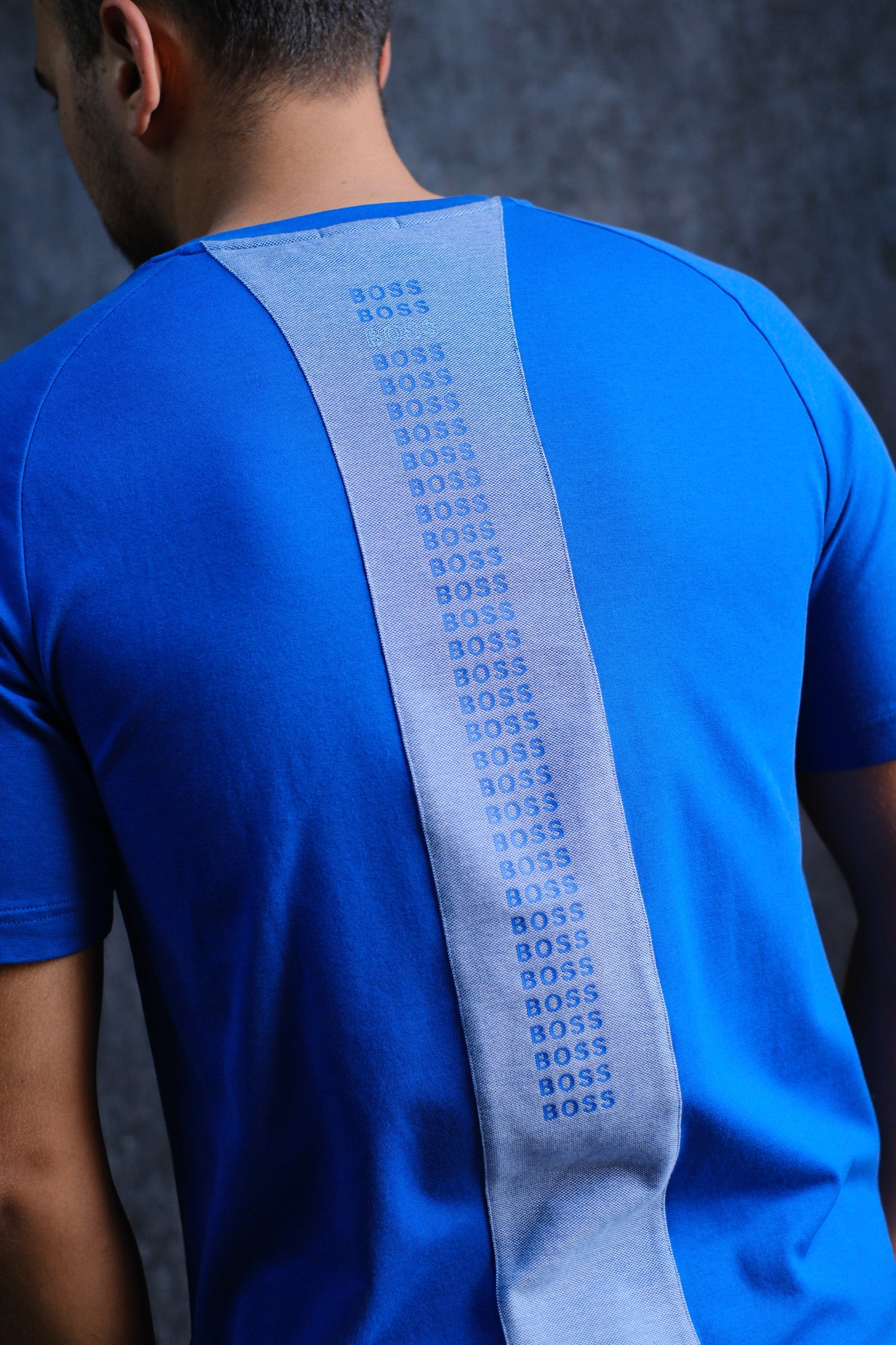 Camiseta HUG Azul Aplique Gris