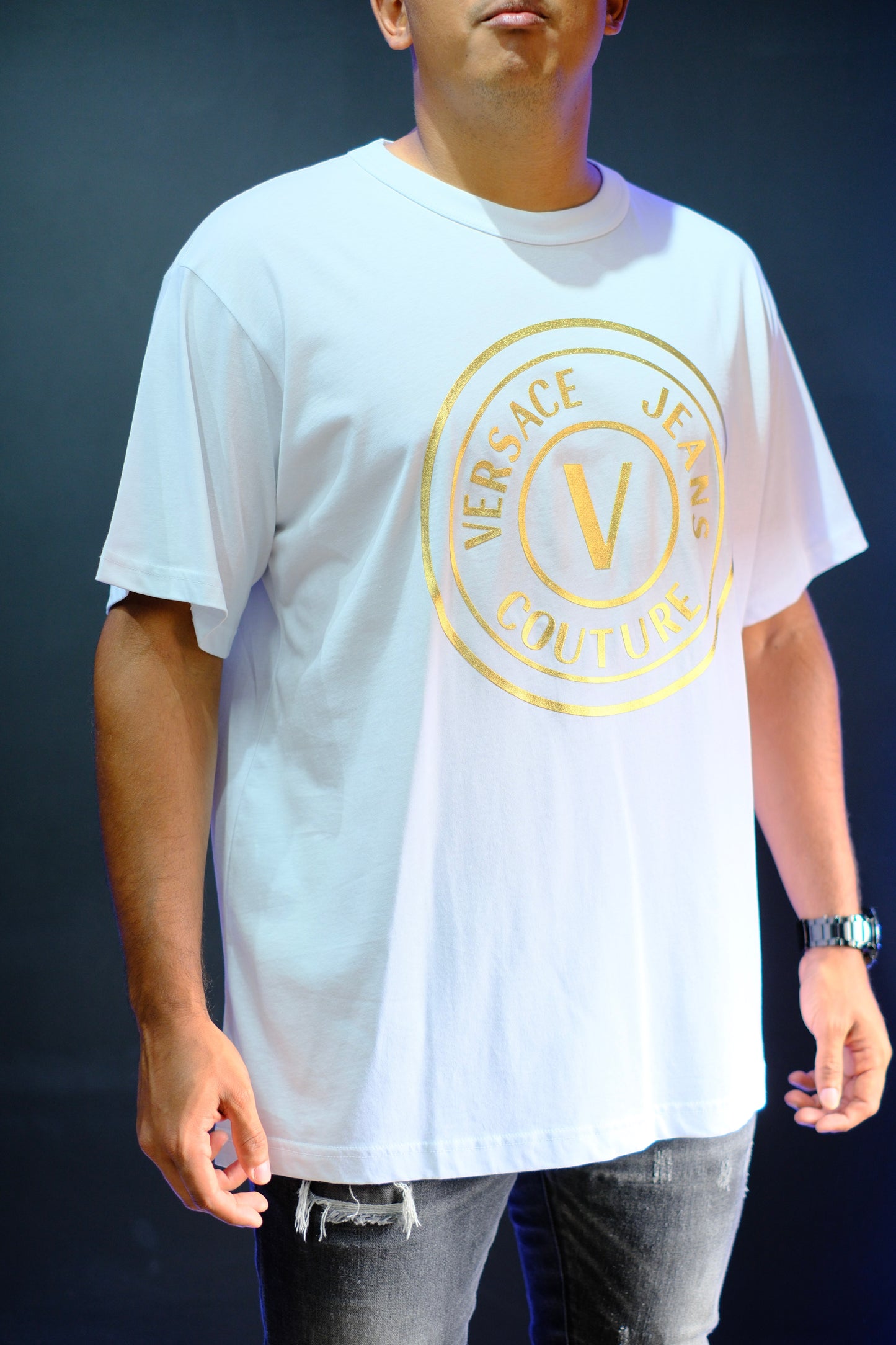 camiseta VER blanca logo dorado
