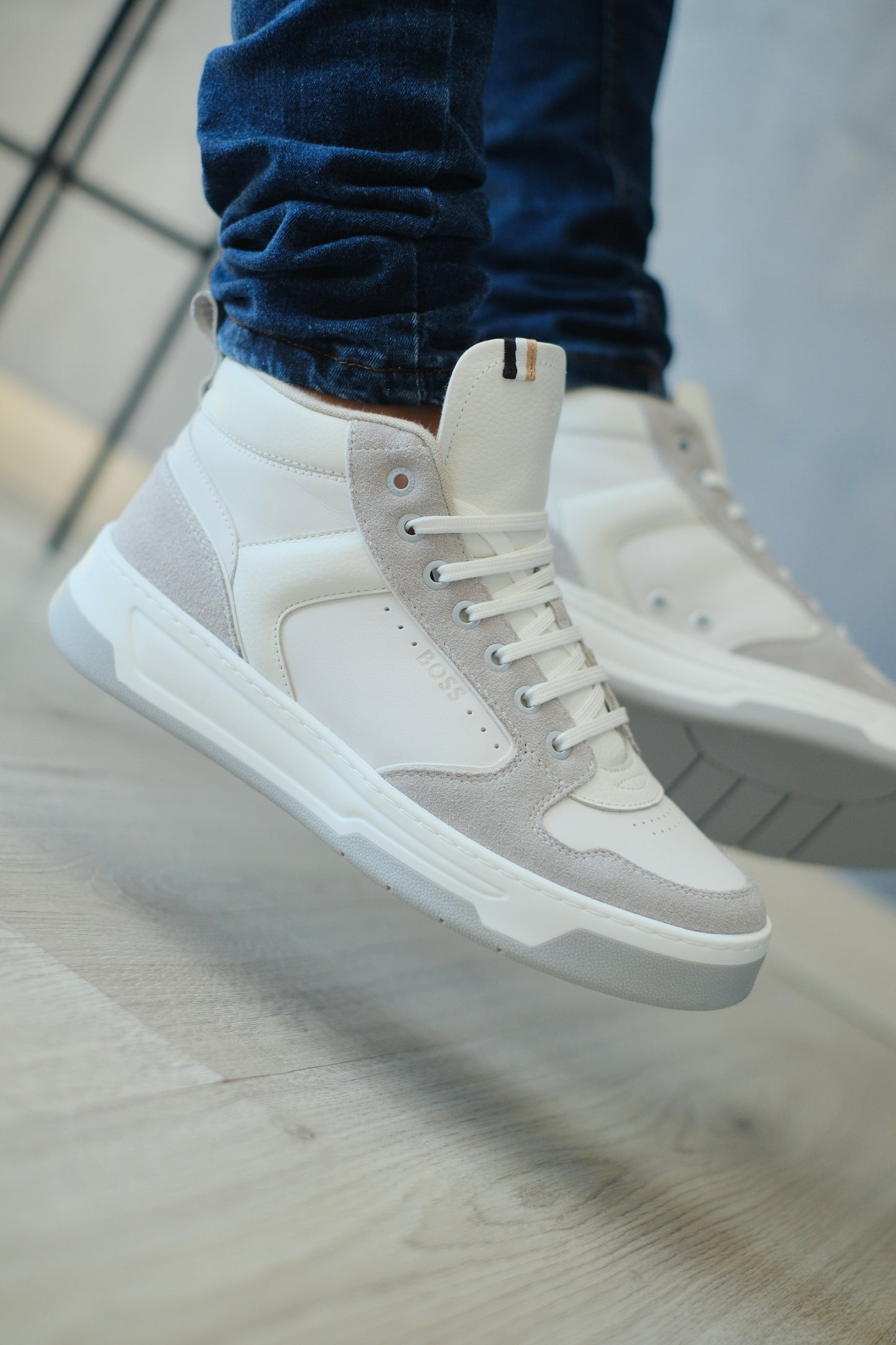 Tenis en bota HUG blancos