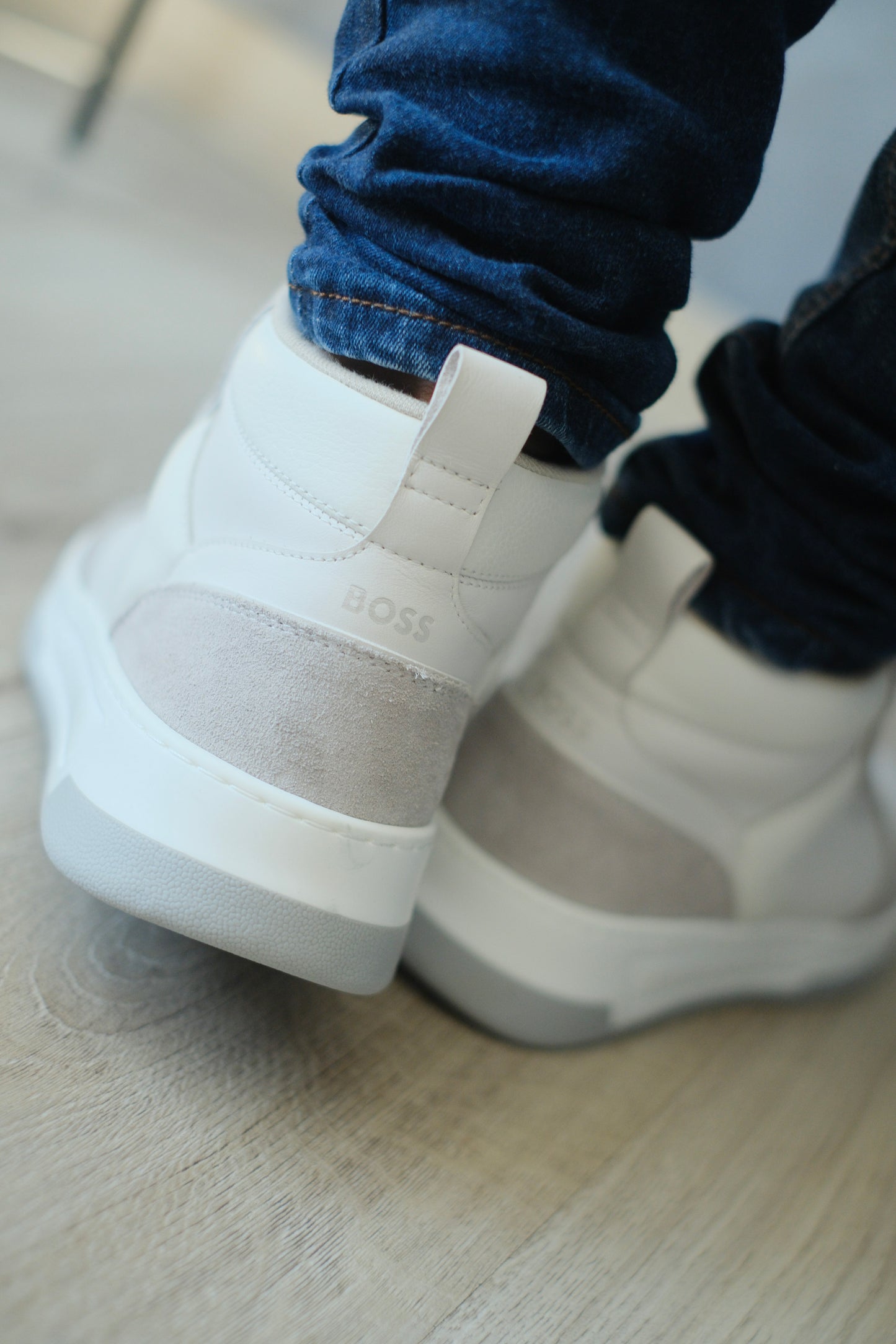 Tenis en bota HUG blancos