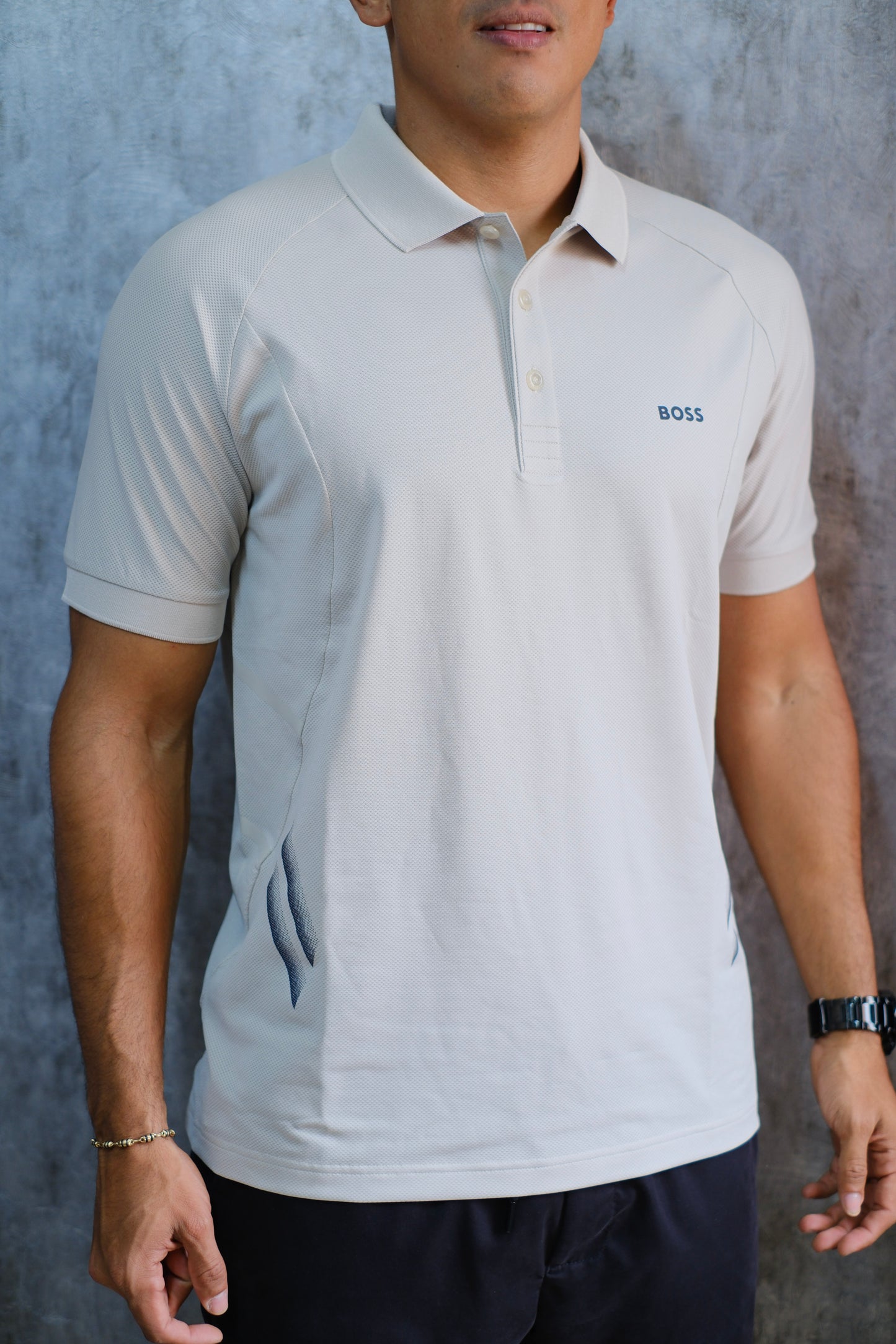 Polo HUG Blanca Logo Negro
