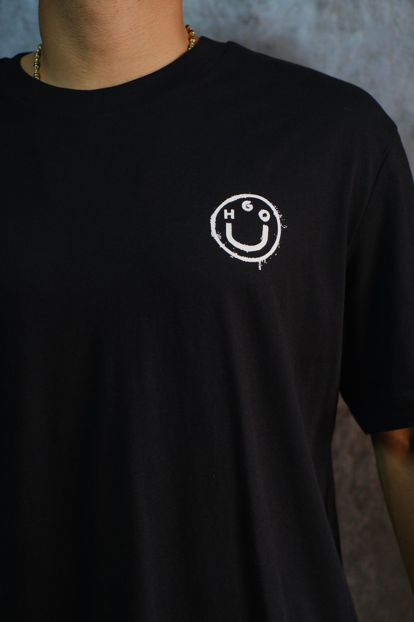 Camiseta HUG Negra Linea Blue
