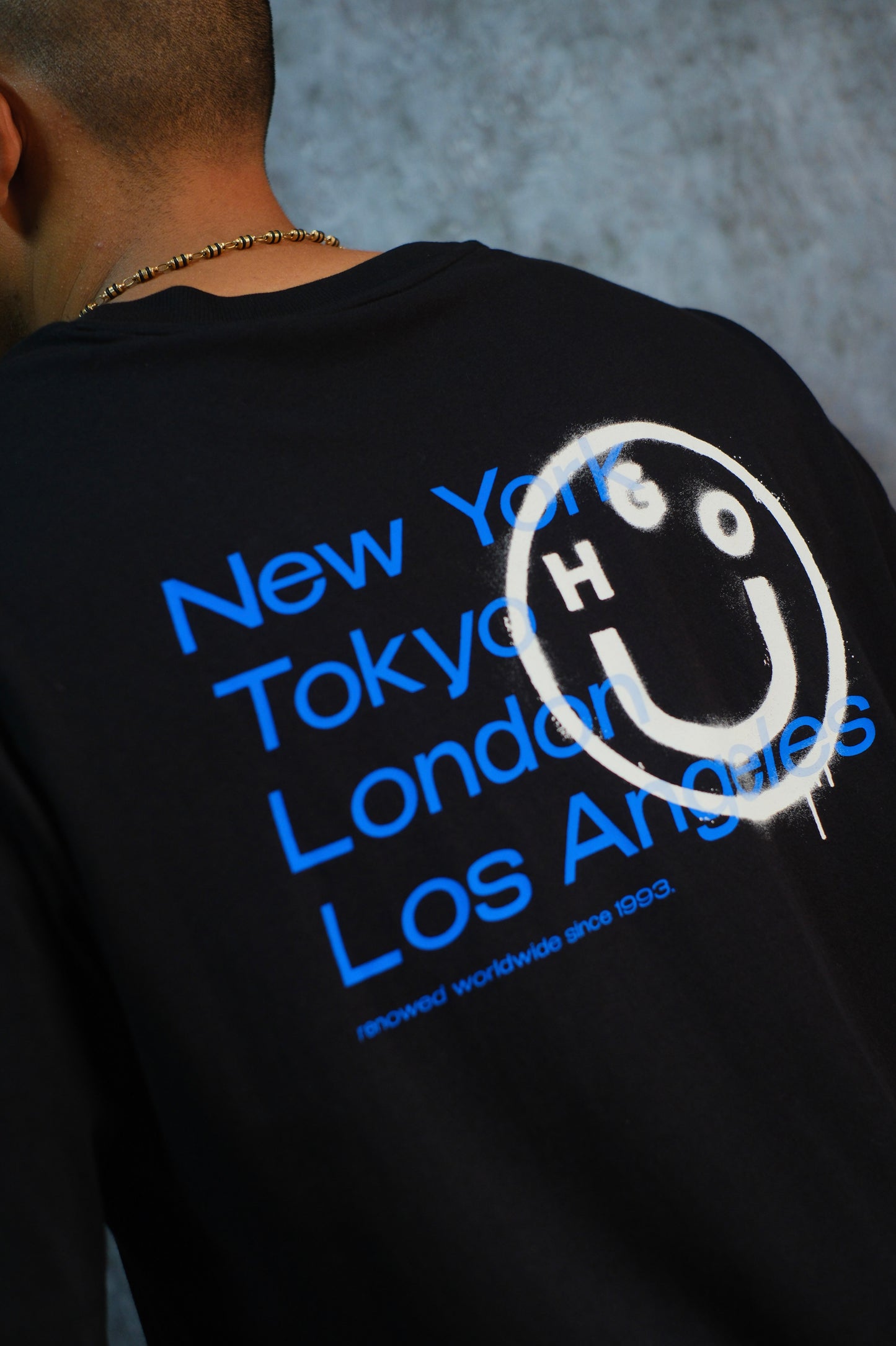 Camiseta HUG Negra Linea Blue