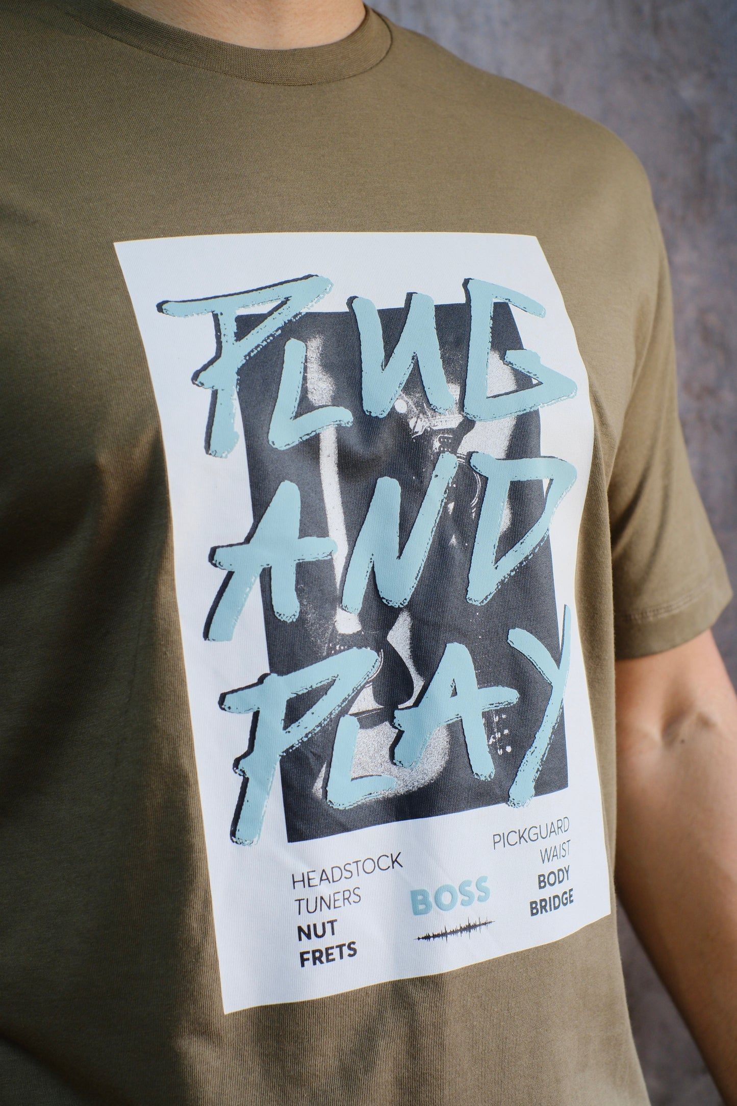 Camiseta HUG Verde Logo Letras