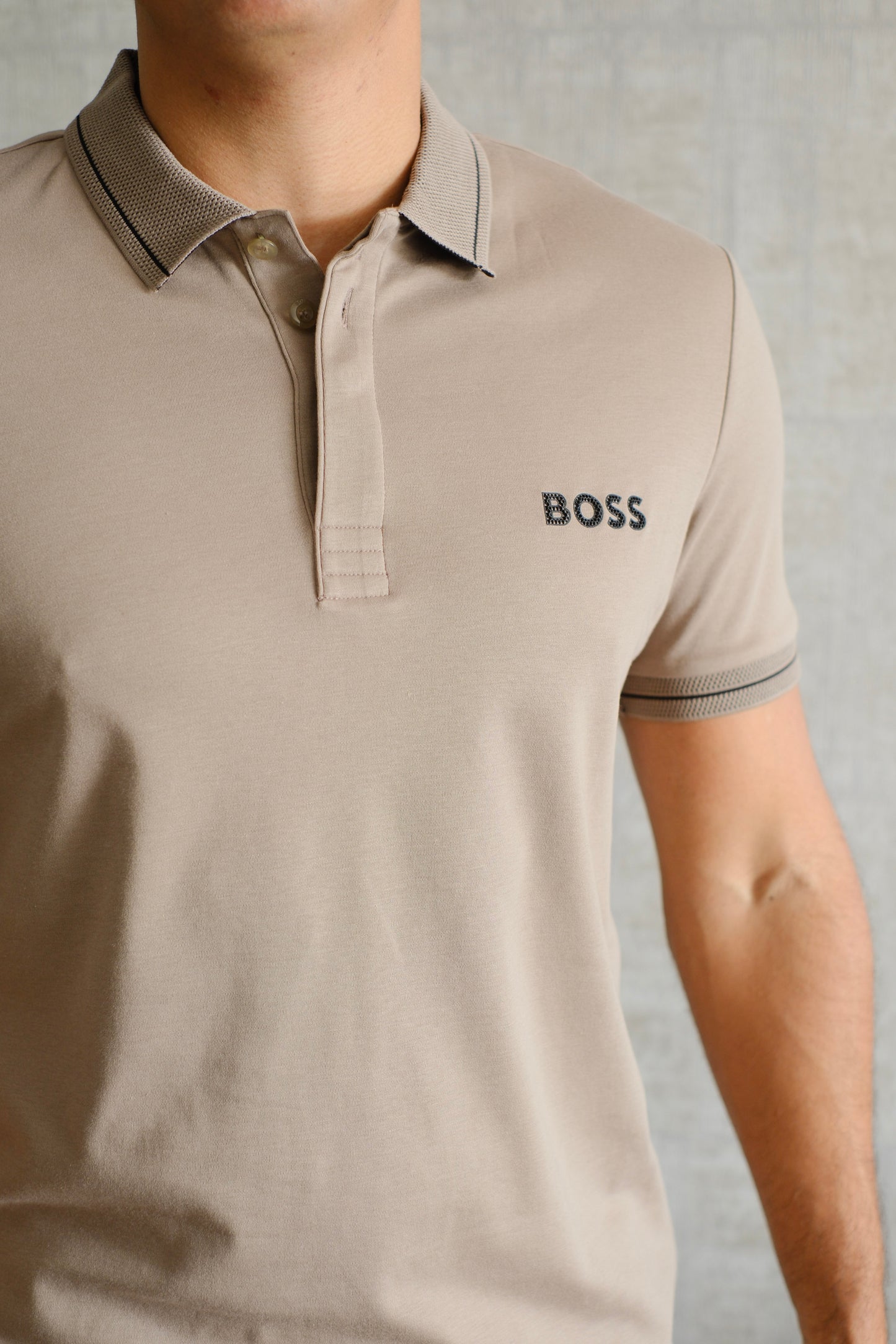Polo HUG Beige Logo Negro