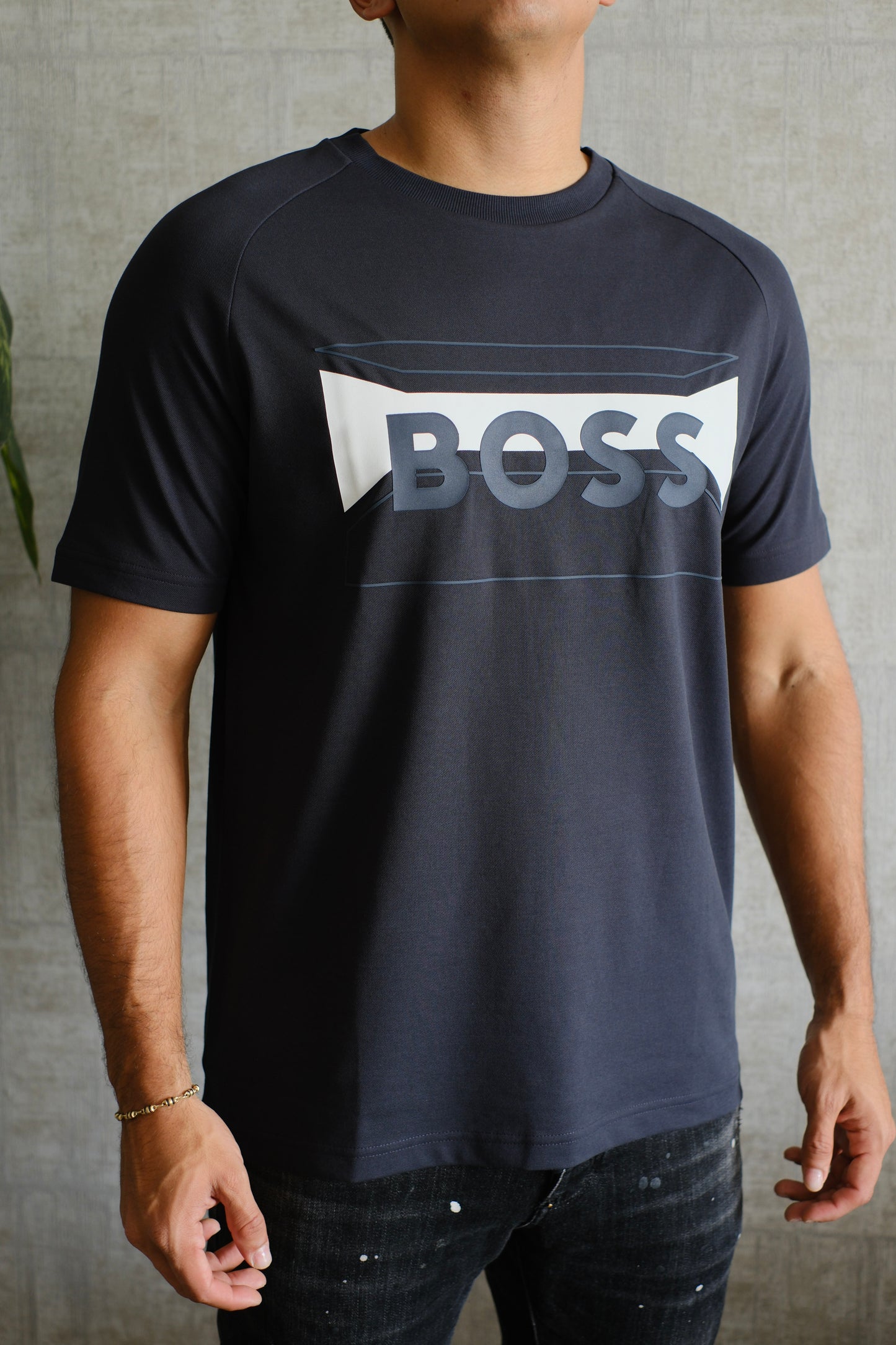 Camiseta HUG Azul Oscuro Logo cuadrado