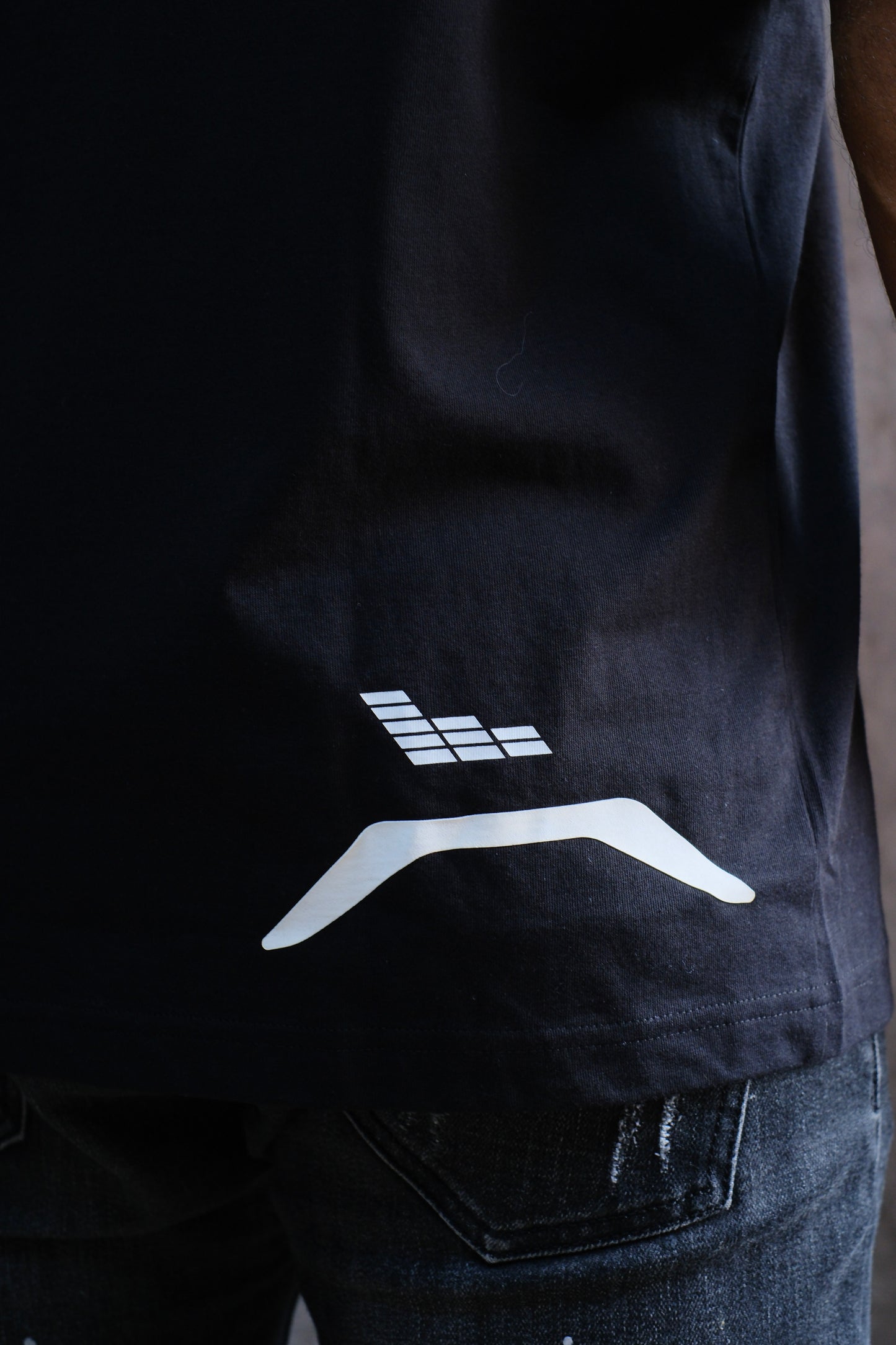 Camiseta HUG Negra Logo Blanco