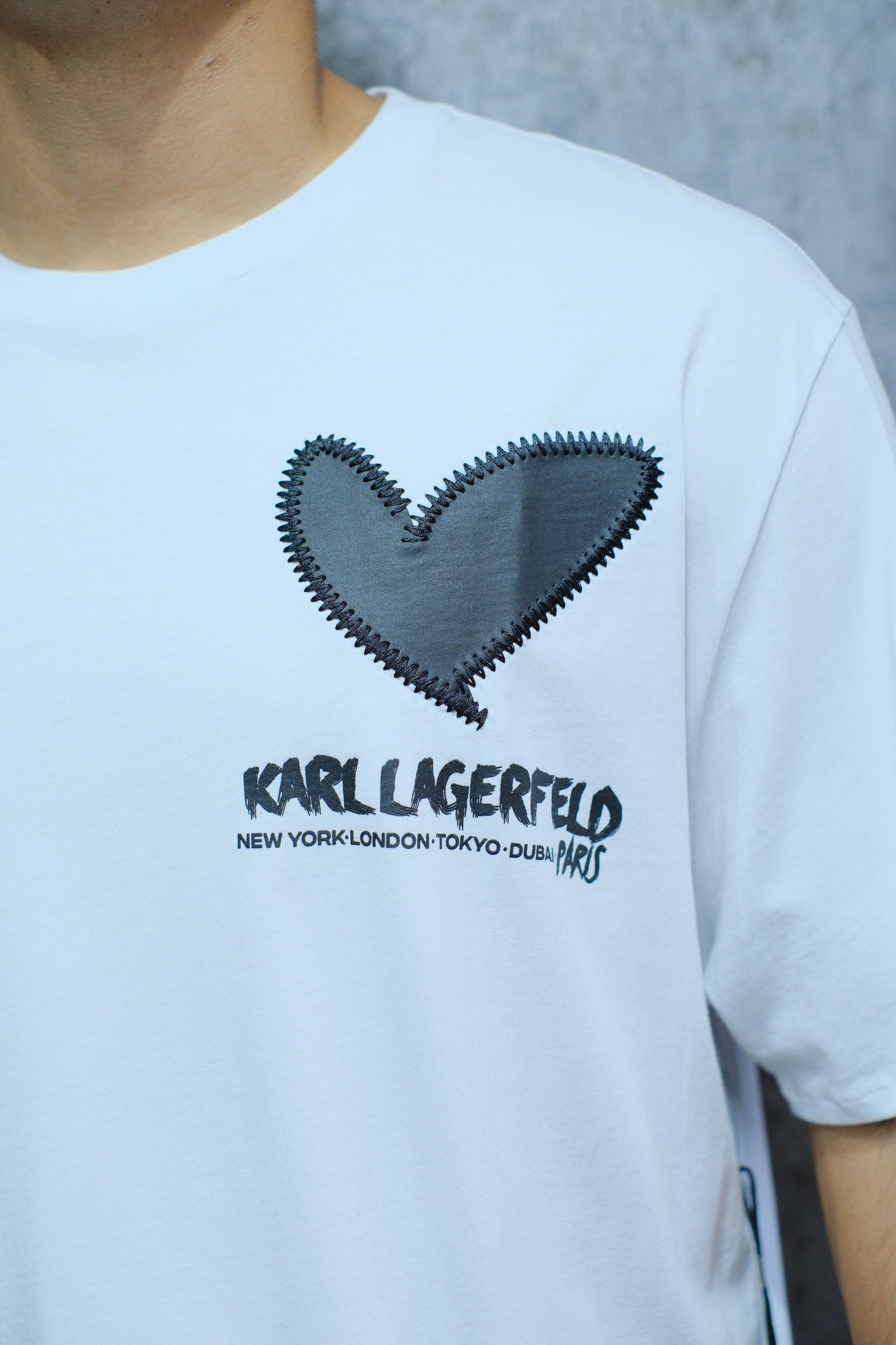Camiseta KAR Blanca Logo Negro