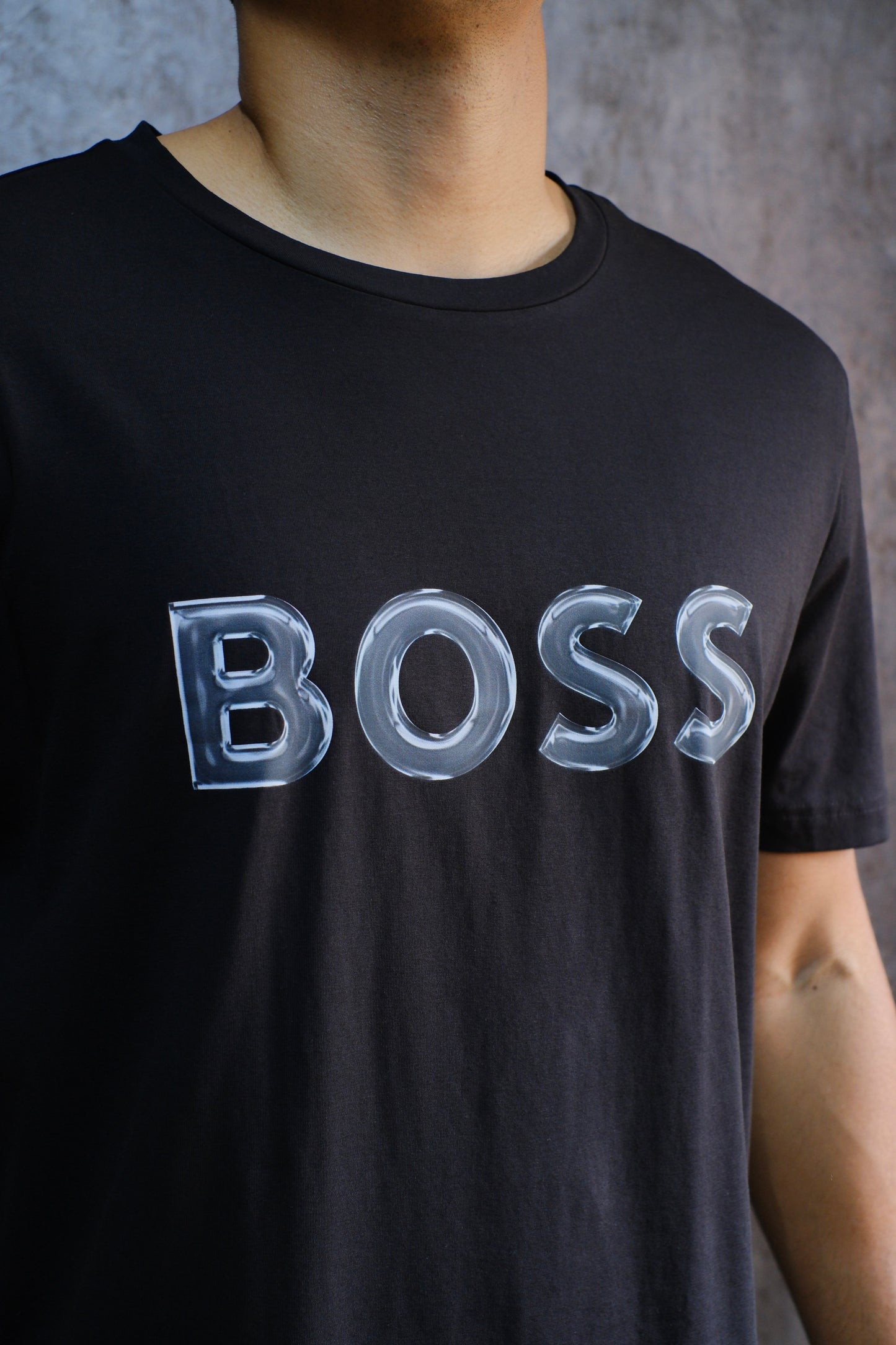 Camiseta HUG Negra Logo Gris