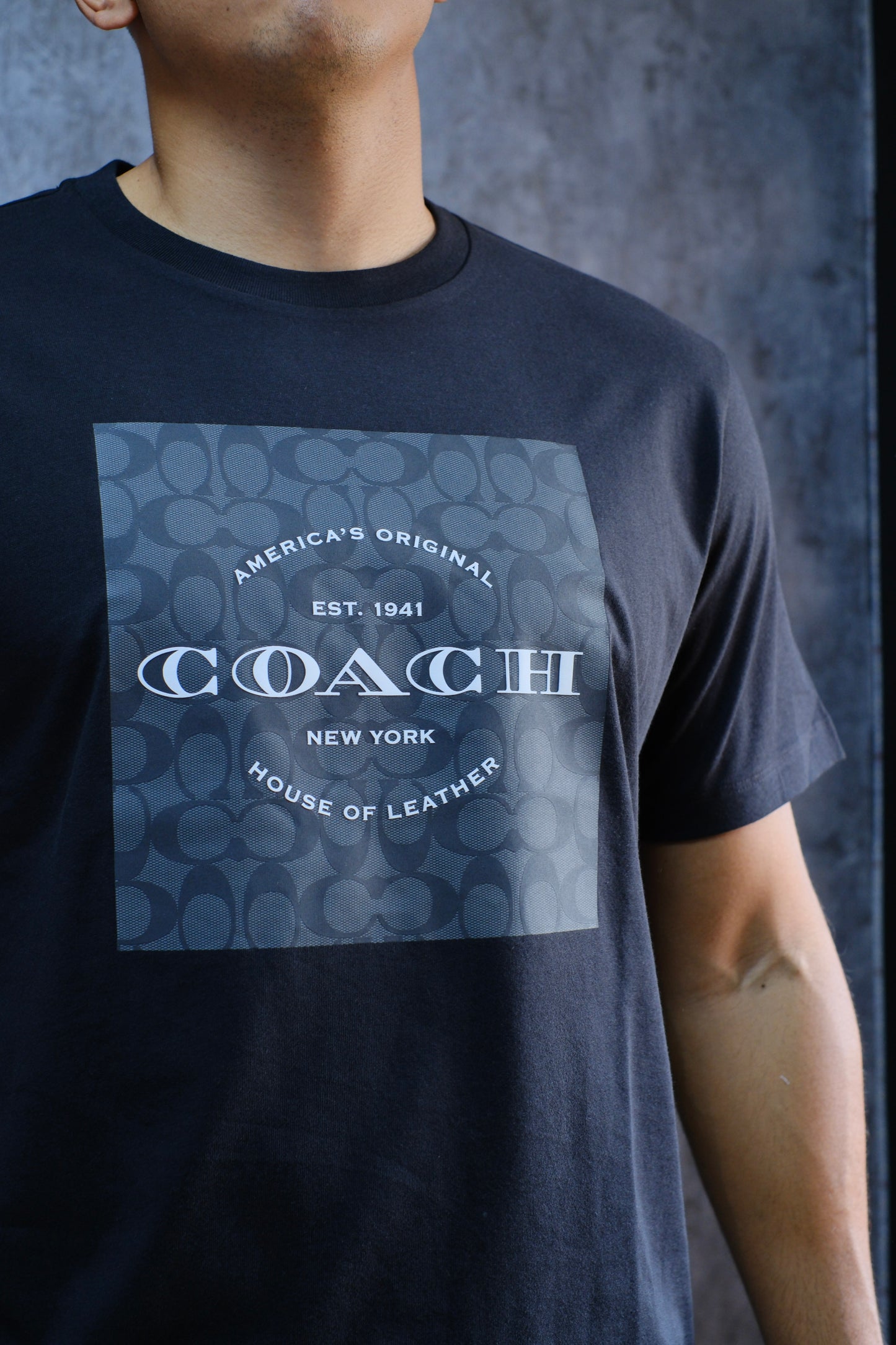 Camiseta COA Negra Logo gris