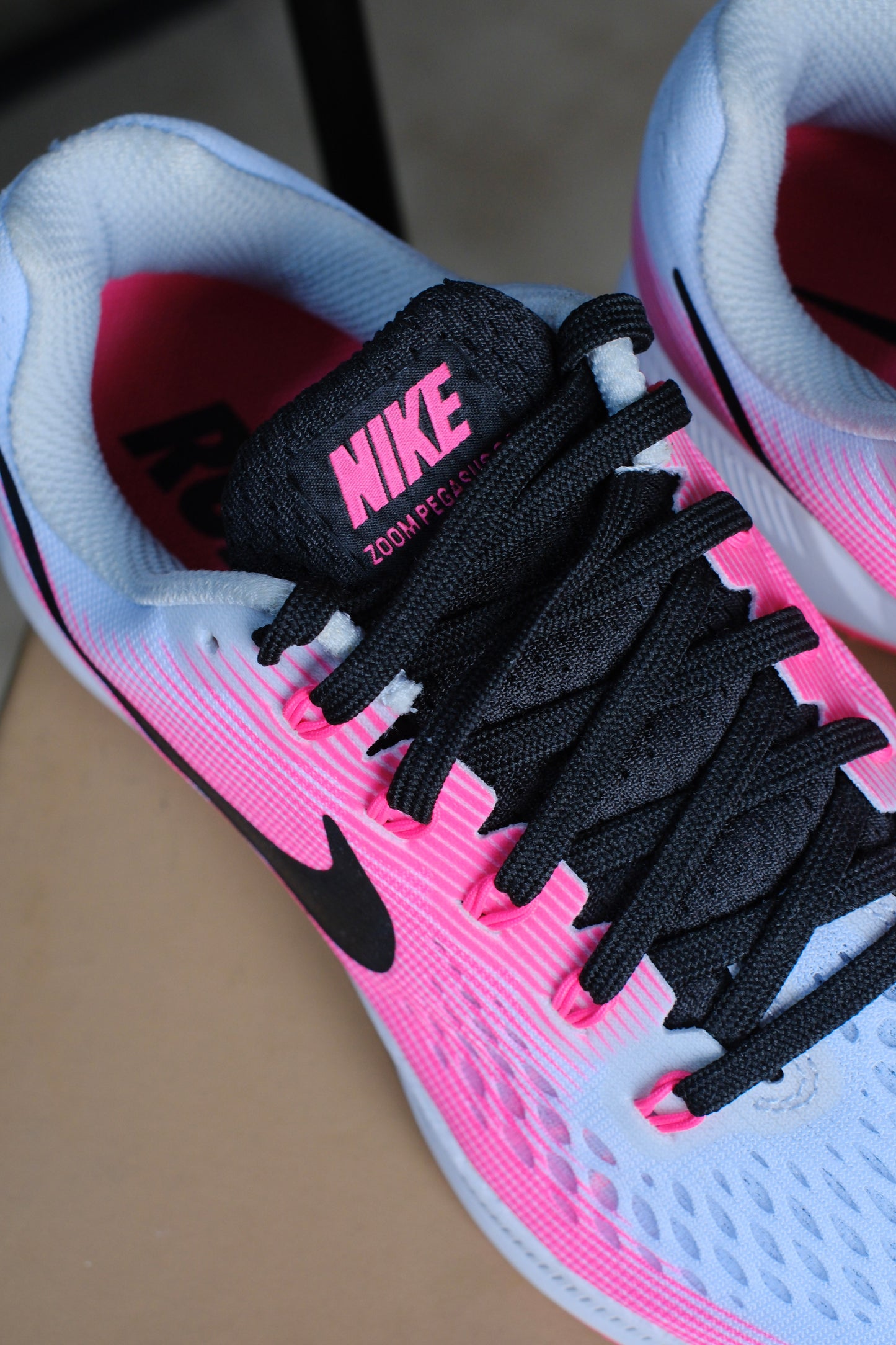 Tenis NIK Blancos Con Rosado