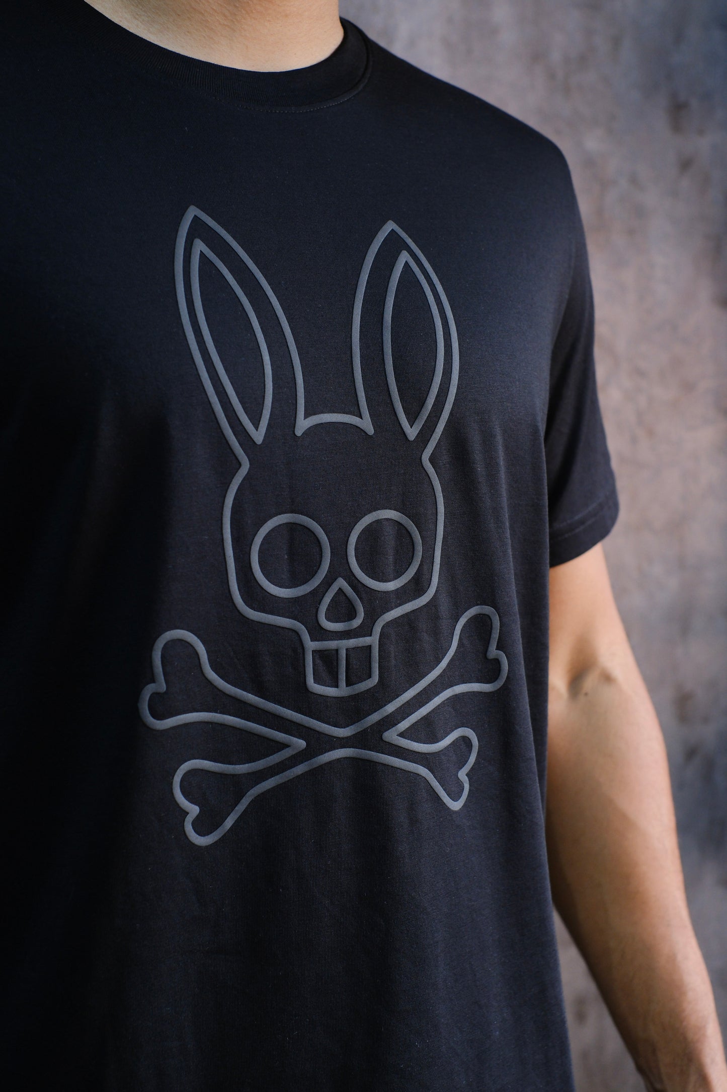 Camiseta PSY Negra logo Gris