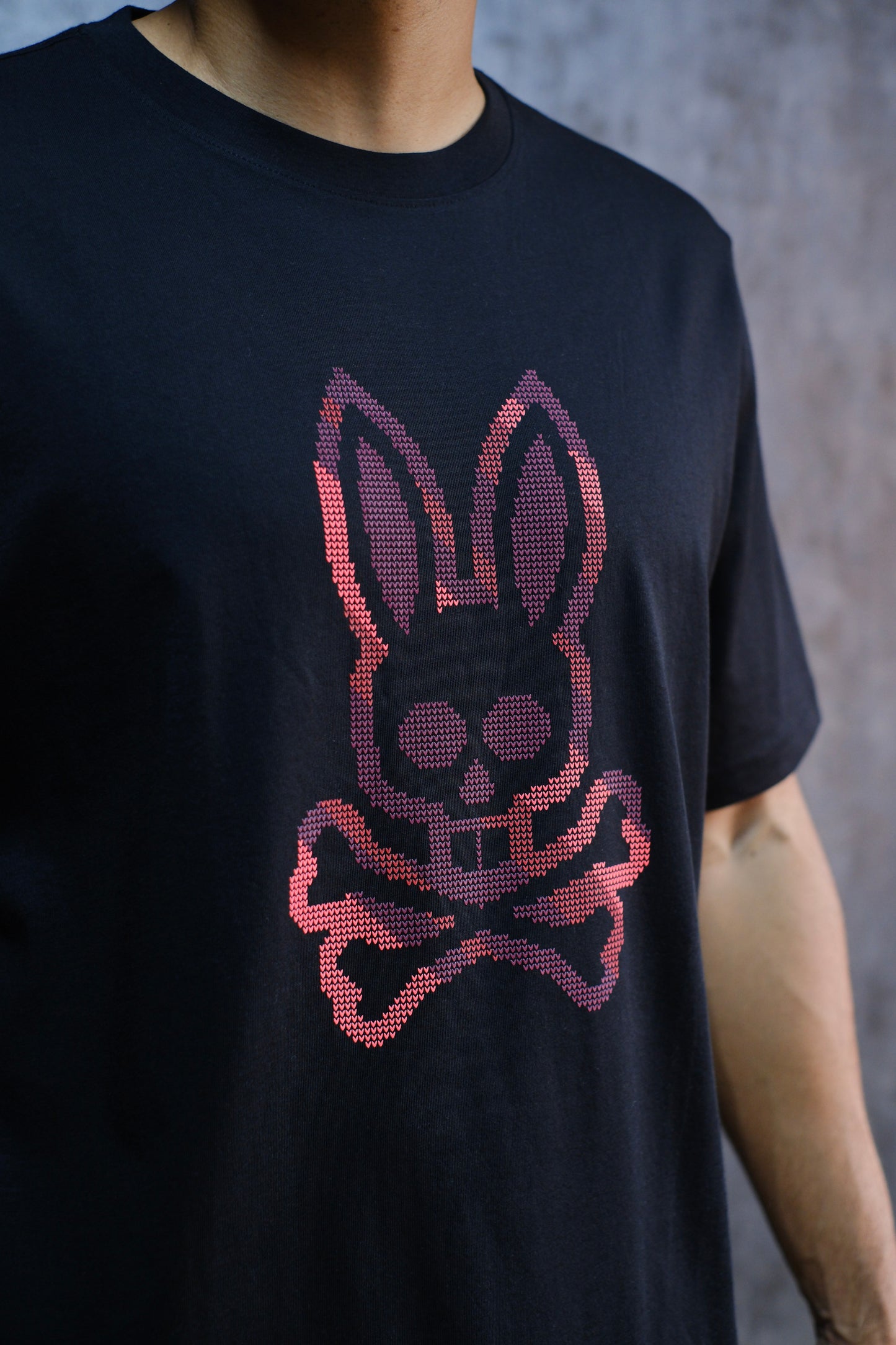 Camiseta PSY Negra Logo Naranja