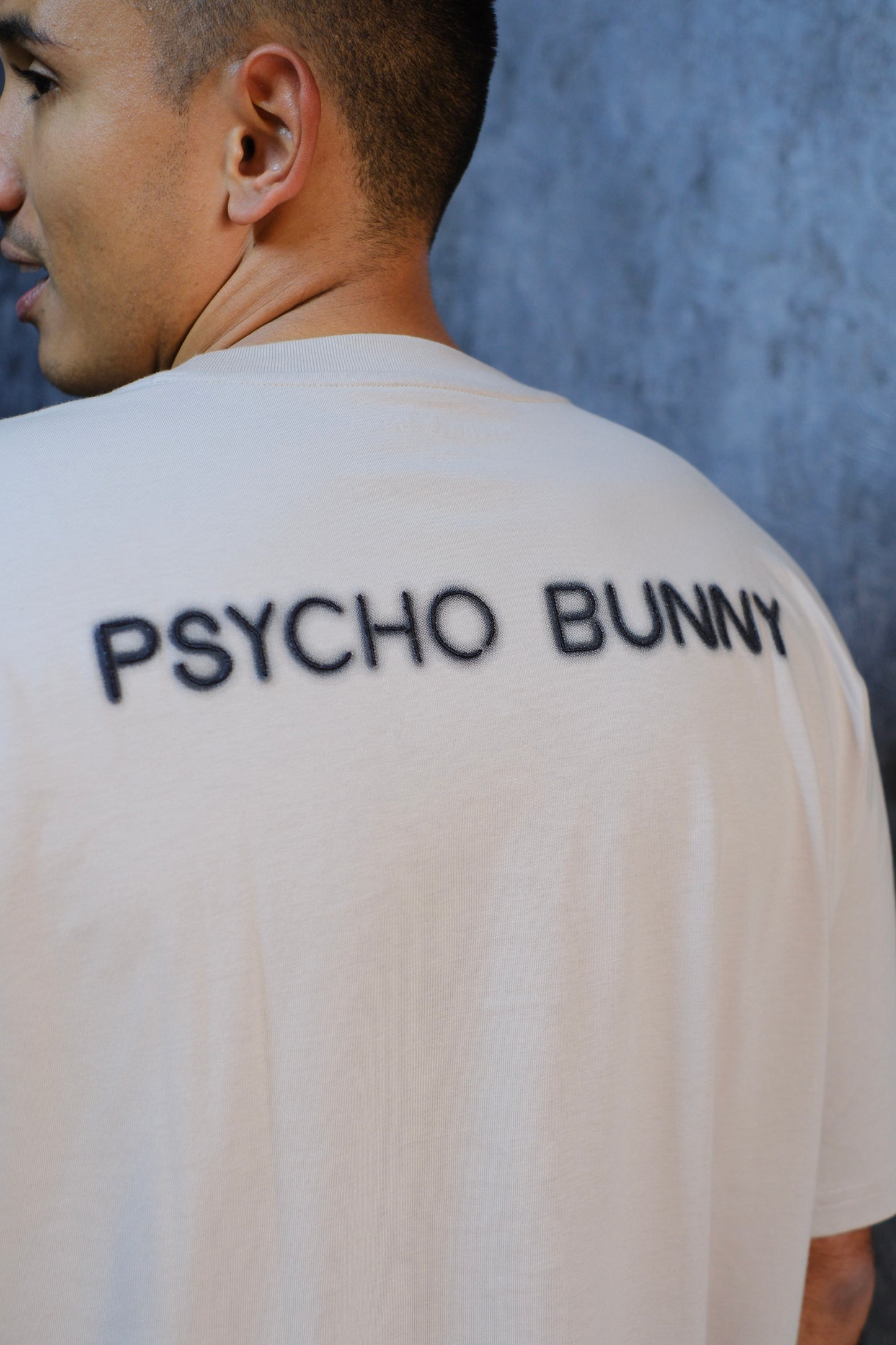 Camiseta PSY Beige Logo Negro