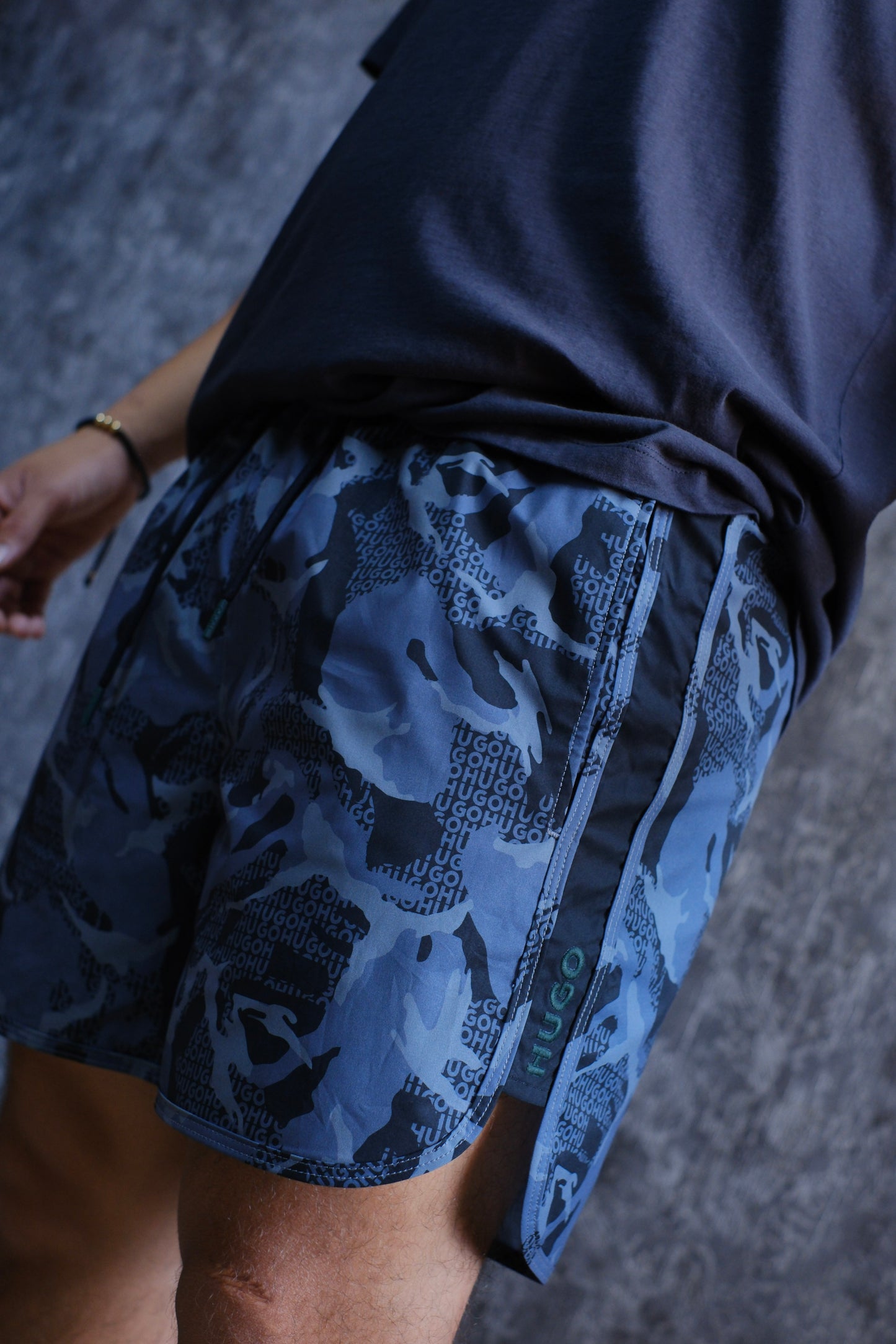 PANTALONETA HUG NEGRA 2026