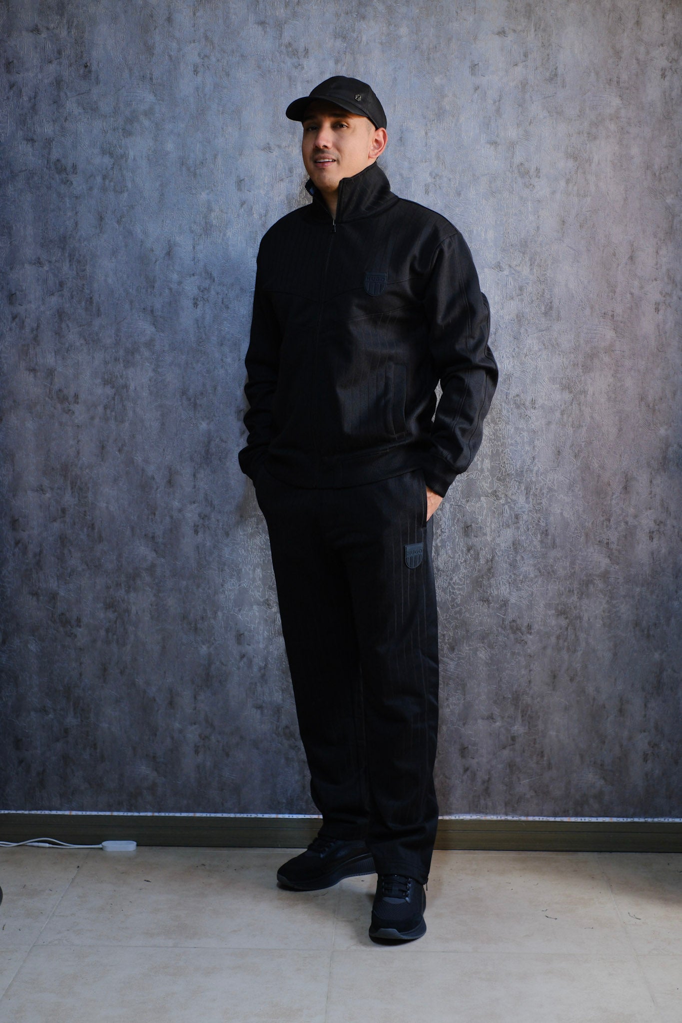 Sudadera HUG Negra 2026