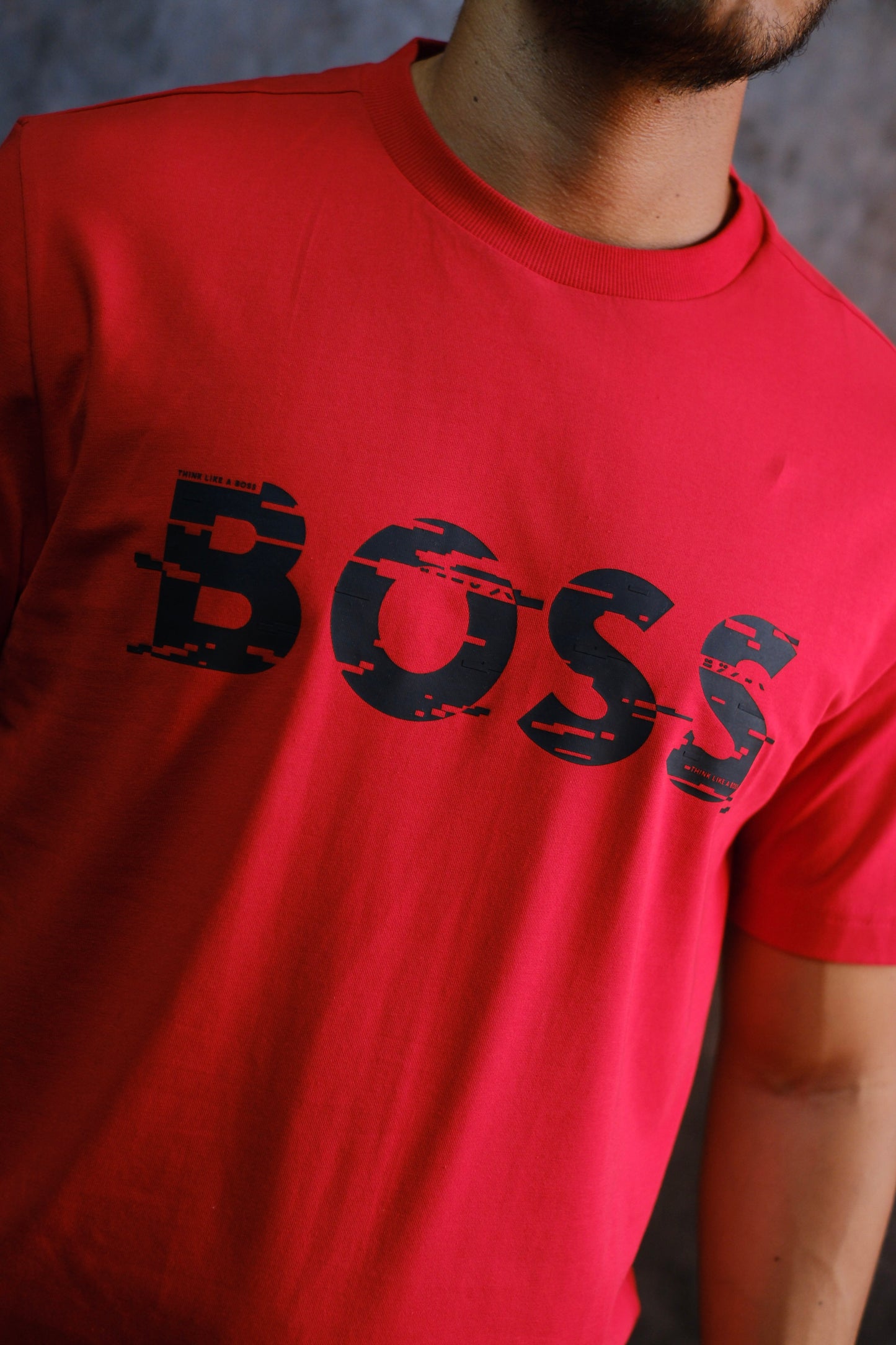 Camiseta HUG roja logo negro