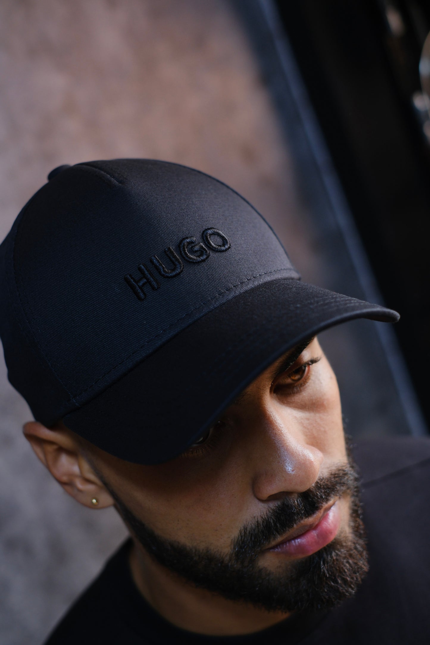 GORRA HUG NEGRA