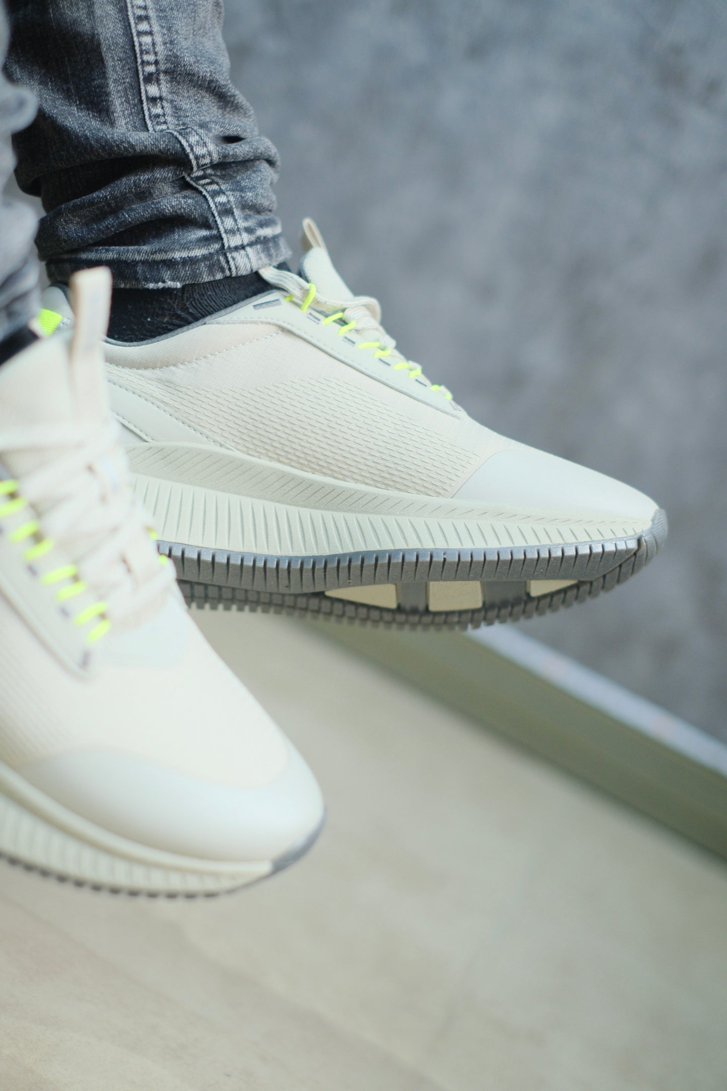 Tenis HUG Beige