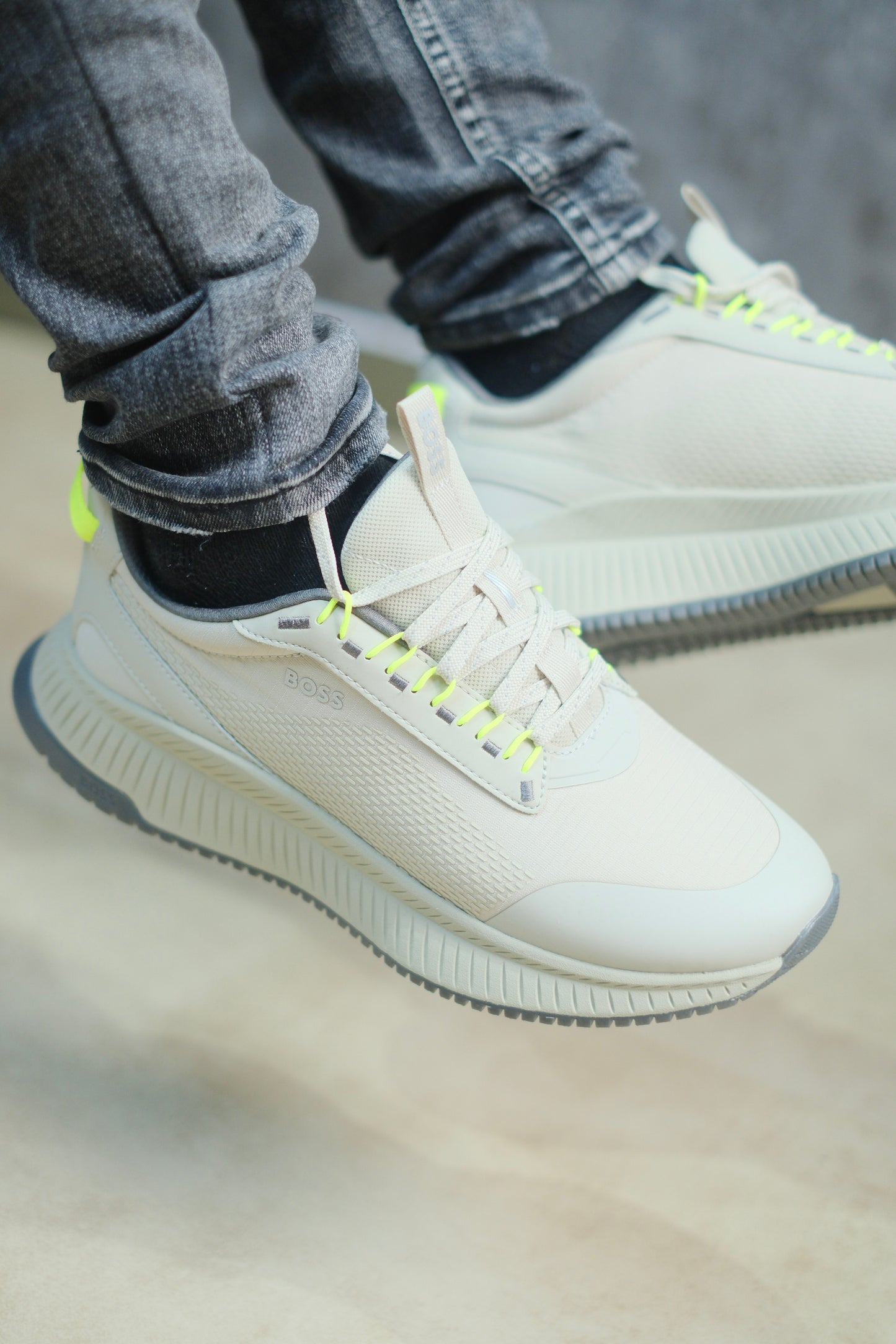 Tenis HUG Beige