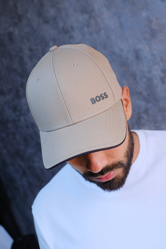 Gorra HUG Beige Detalles Negros