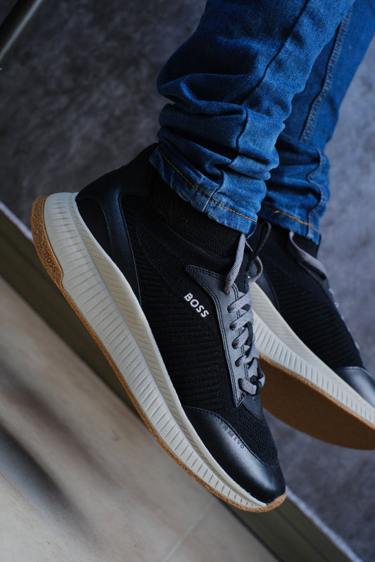 Tenis HUG Negros Suela Beige