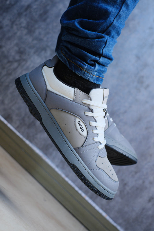 Tenis HUG Gris detalles Beige