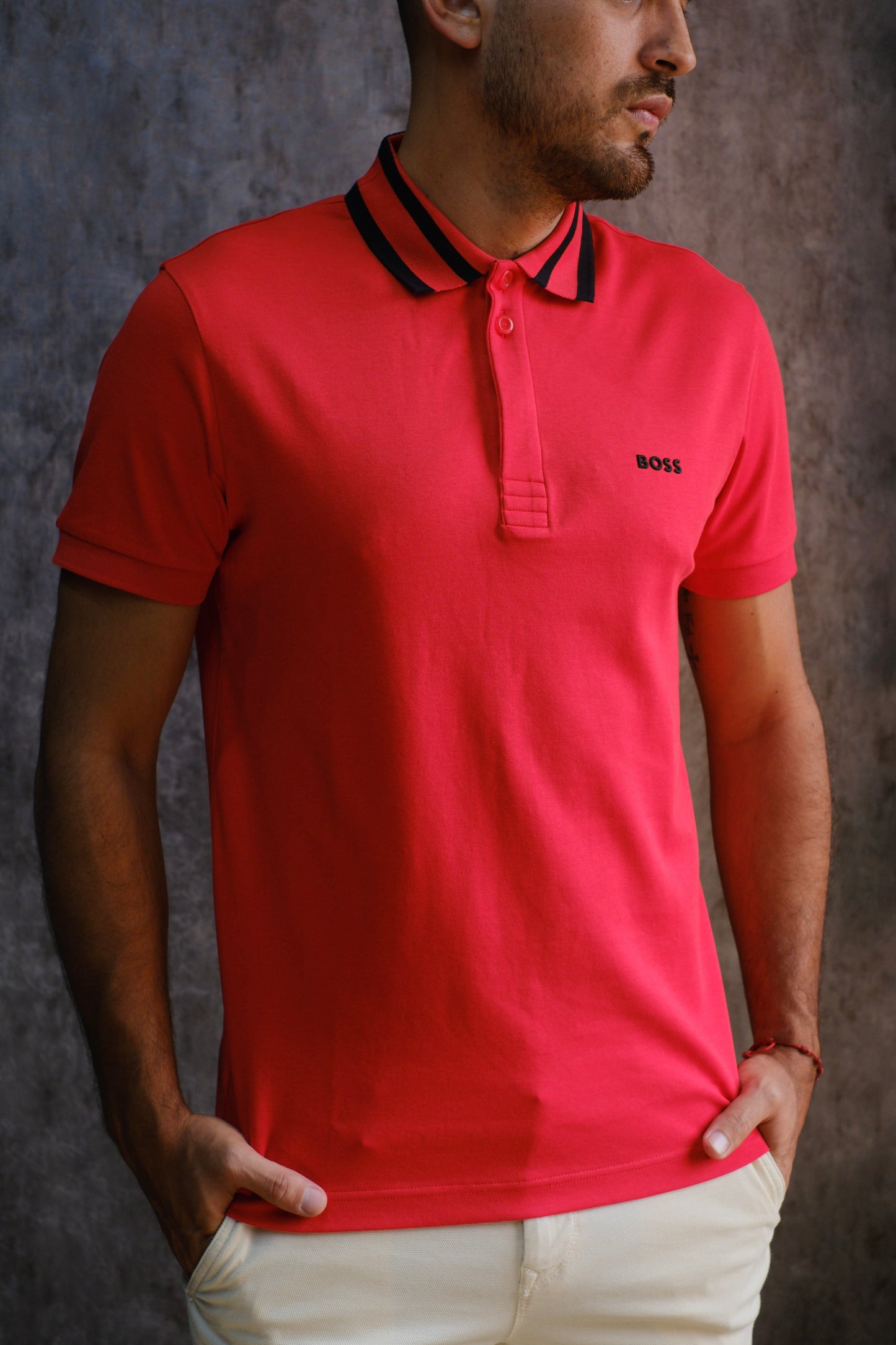 Polo HUG Roja logo Negro