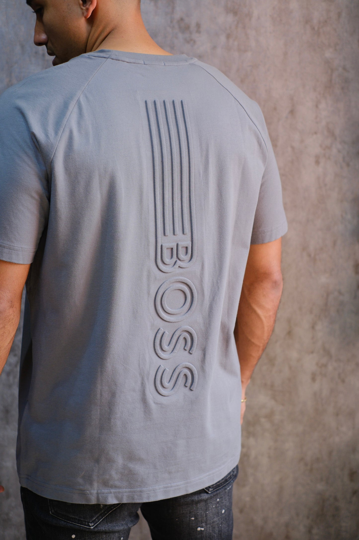 Camiseta HUG Gris Logo Trasero