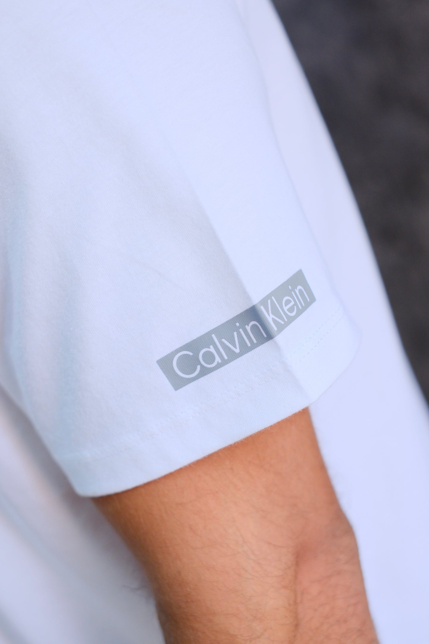 Camiseta CAL Blanca Logo Relieve