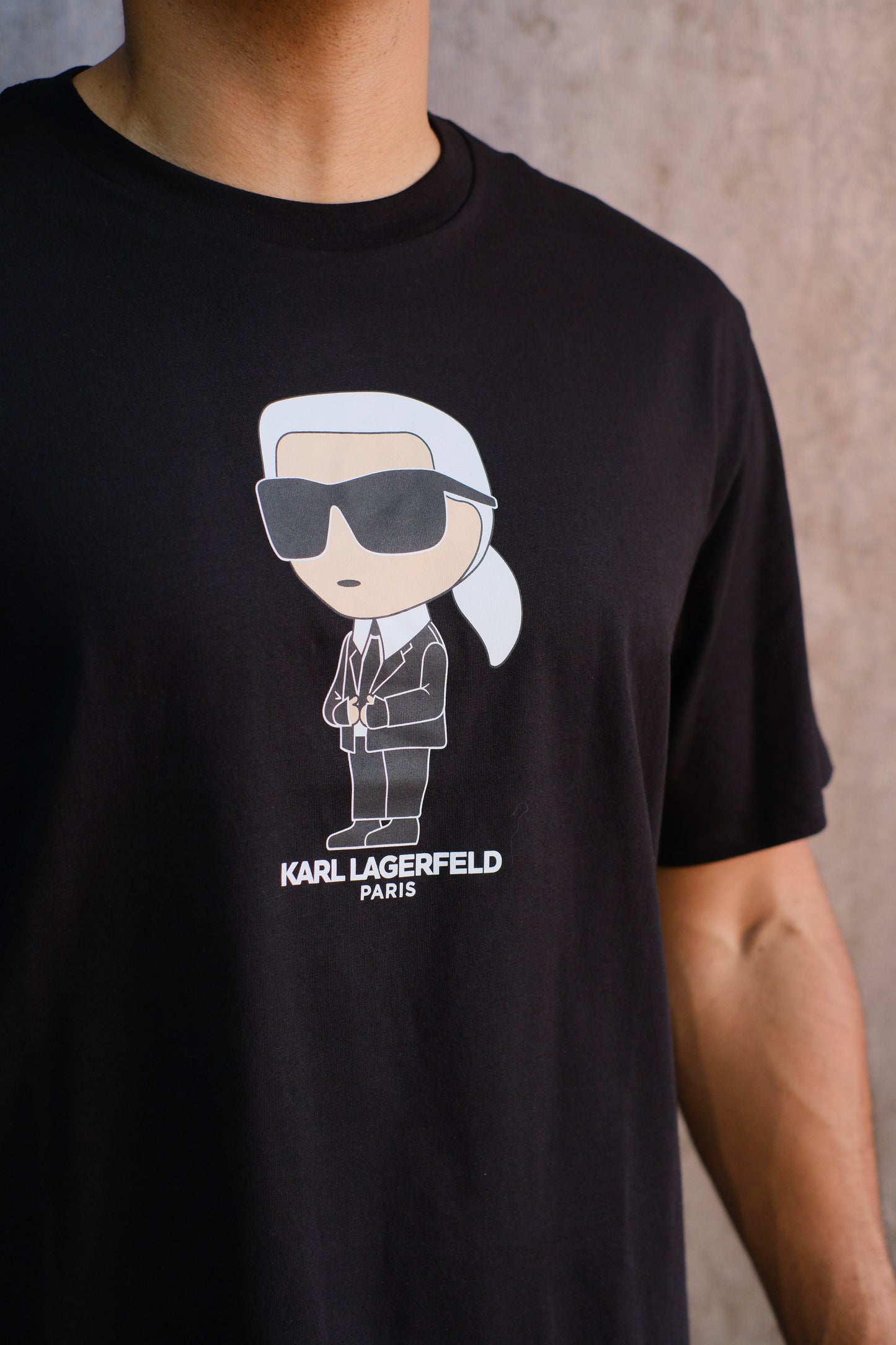 Camiseta KAR Negra Logo Muñeco