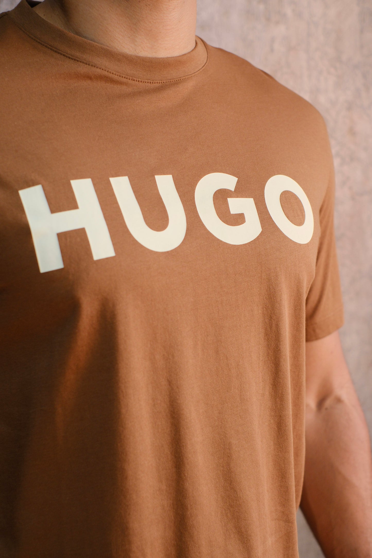 Camiseta HUG Café Logo Beige