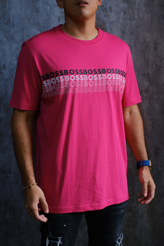Camiseta HUG Rosada Logo Blanco y Negro