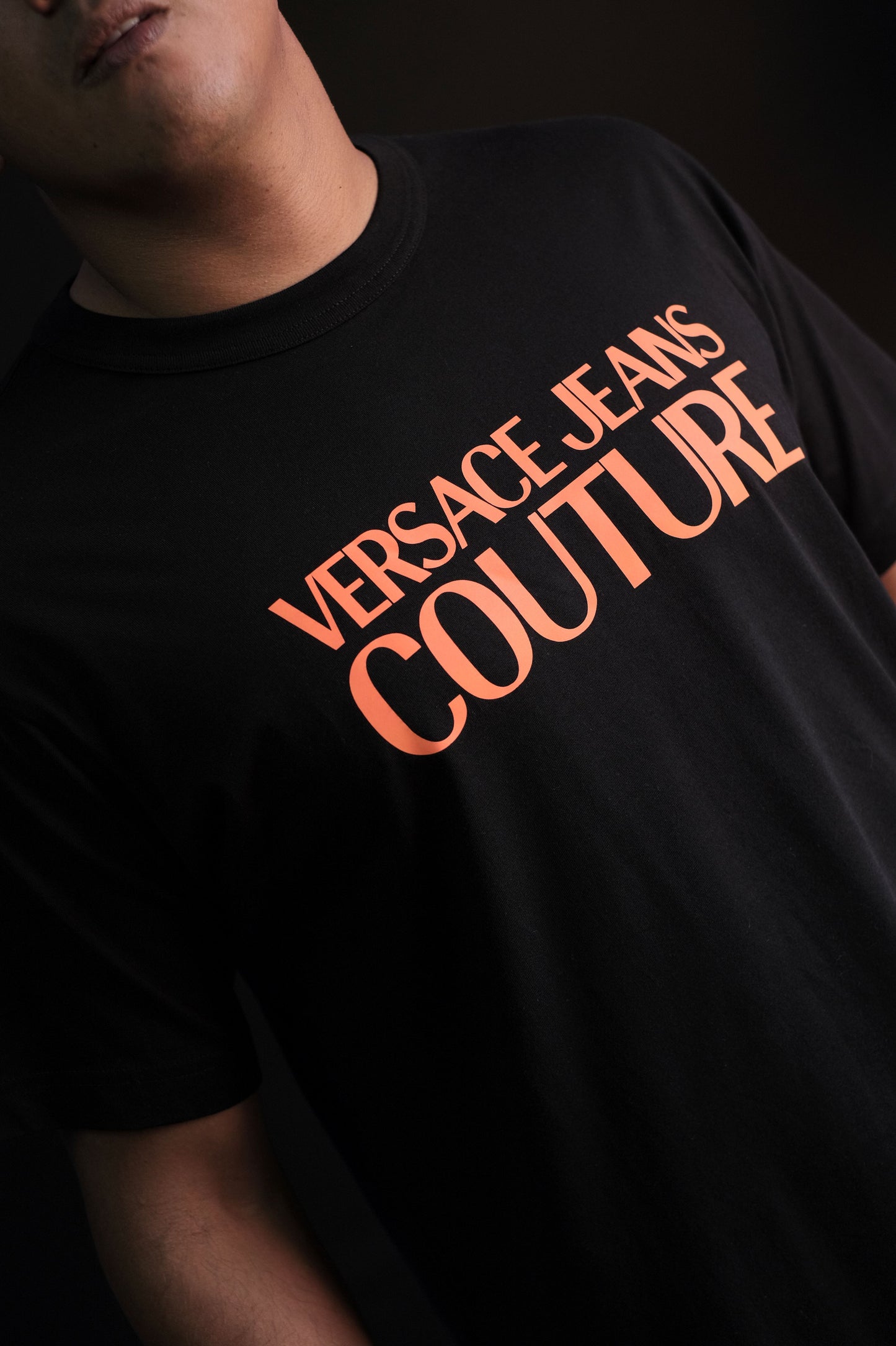 Camiseta VER Negra Logo Naranja