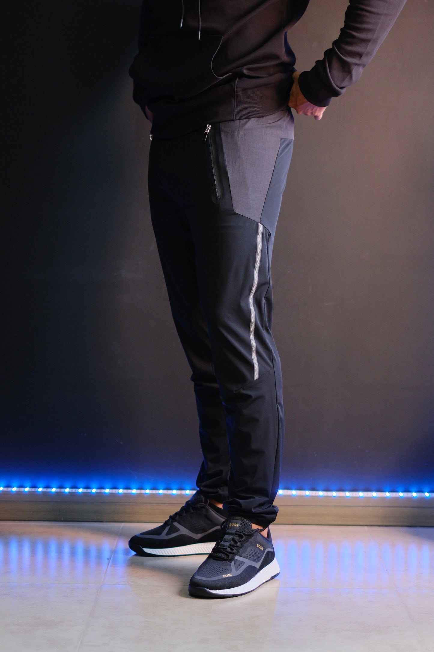 Sudadera HUG negra impermeable