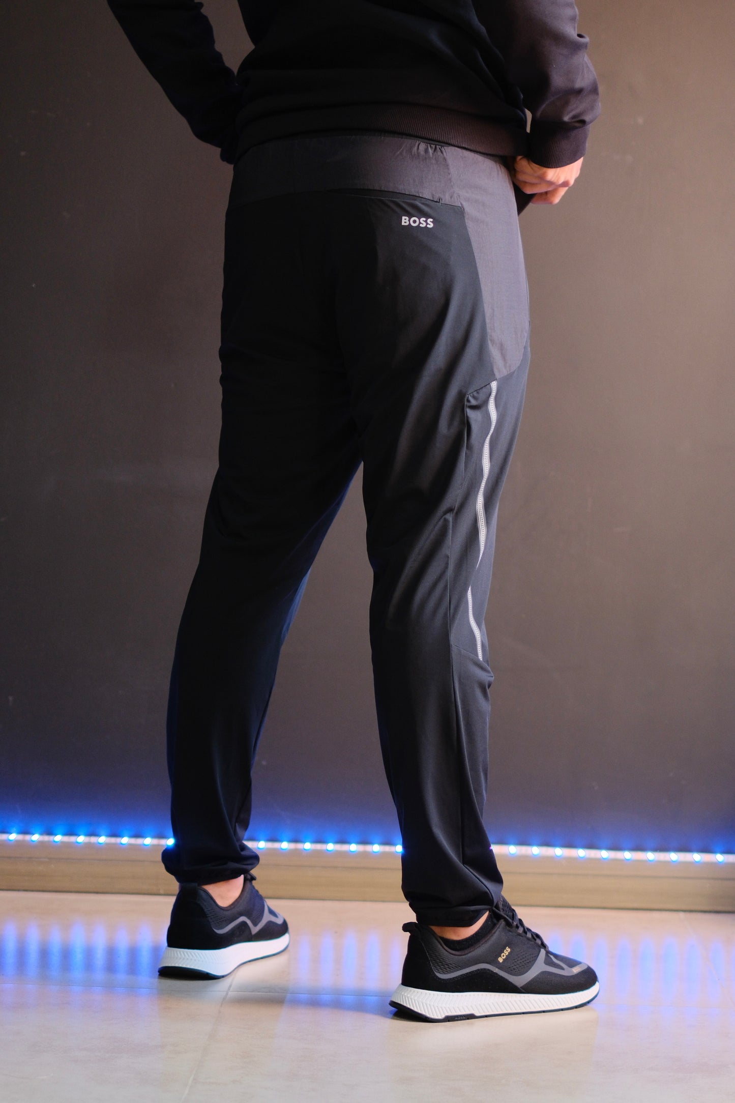 Sudadera HUG negra impermeable