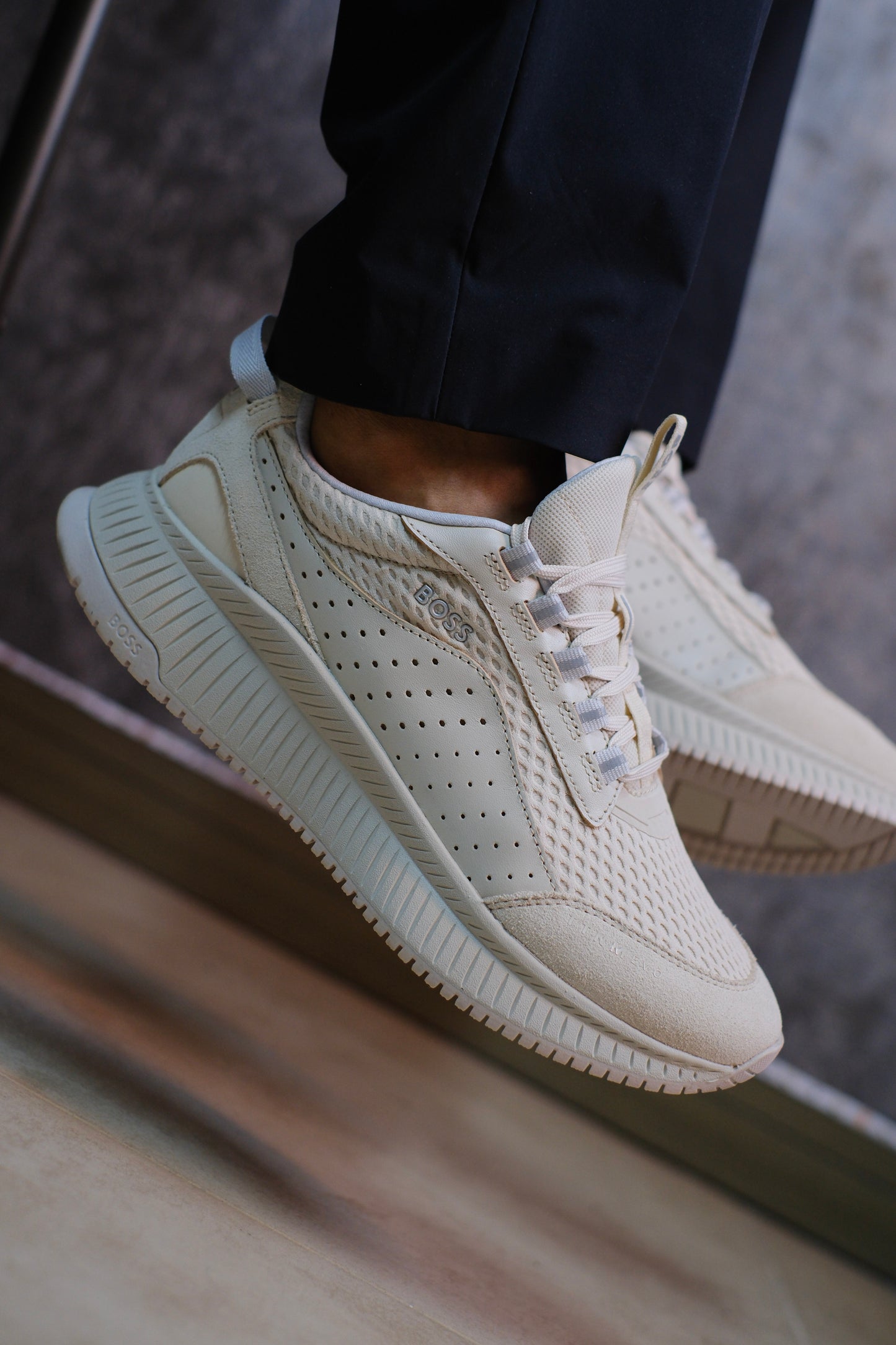 Tenis HUG Beige TTNM