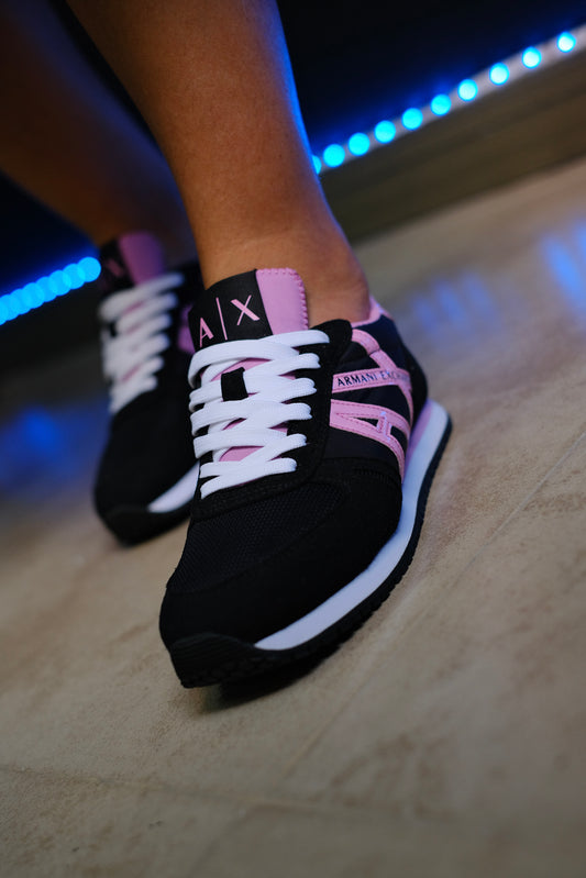 Tenis ARM Negros Logo Rosado