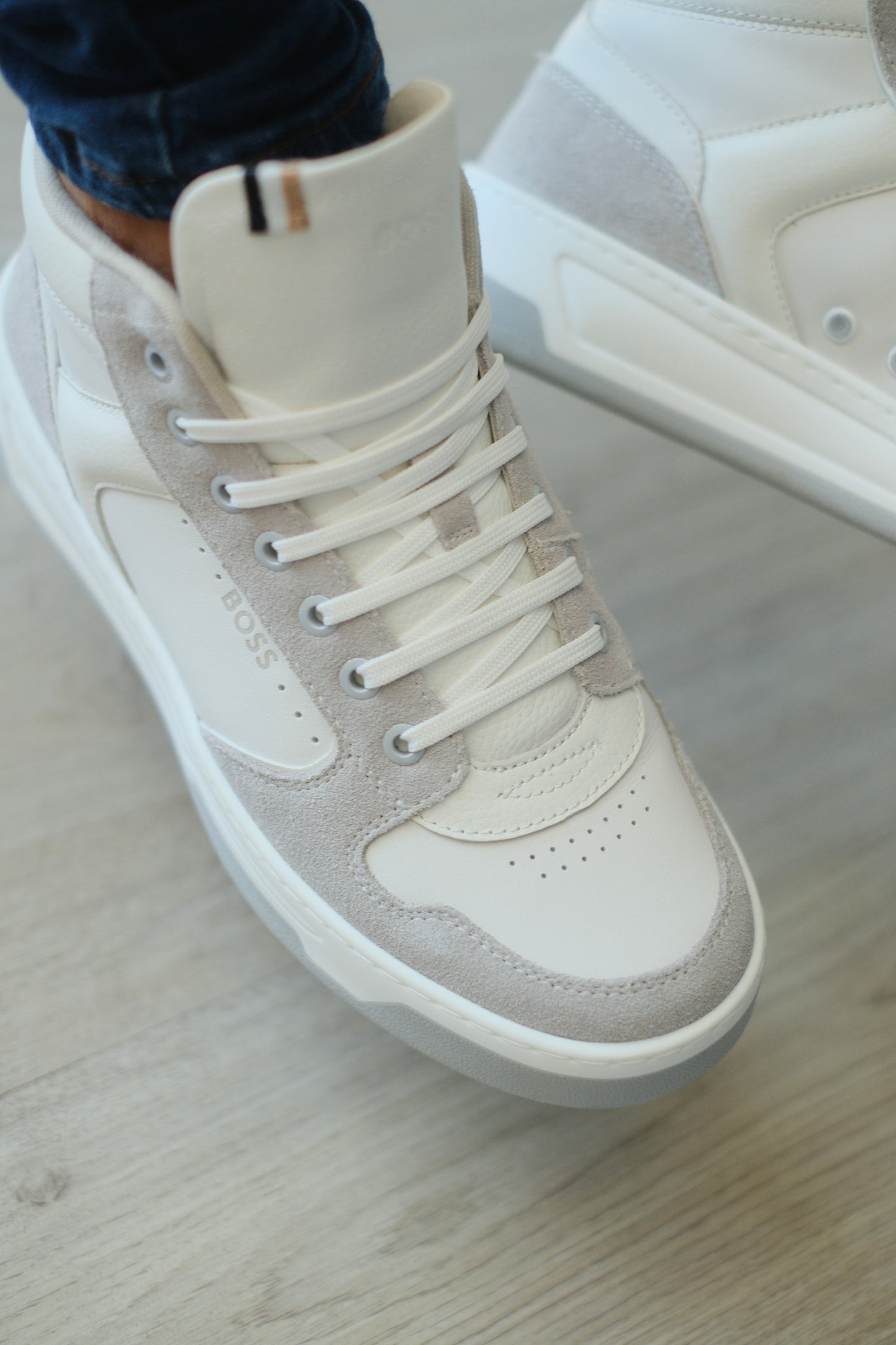 Tenis en bota HUG blancos