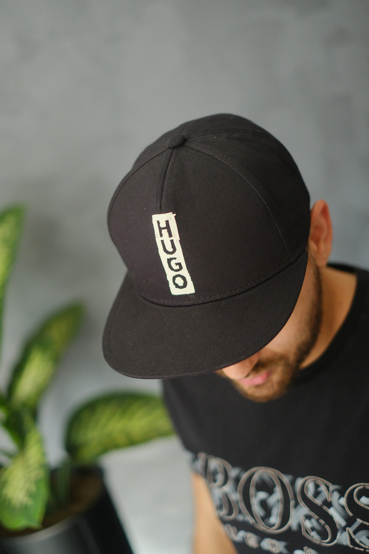 Gorra HUG Negra Logo Blanco