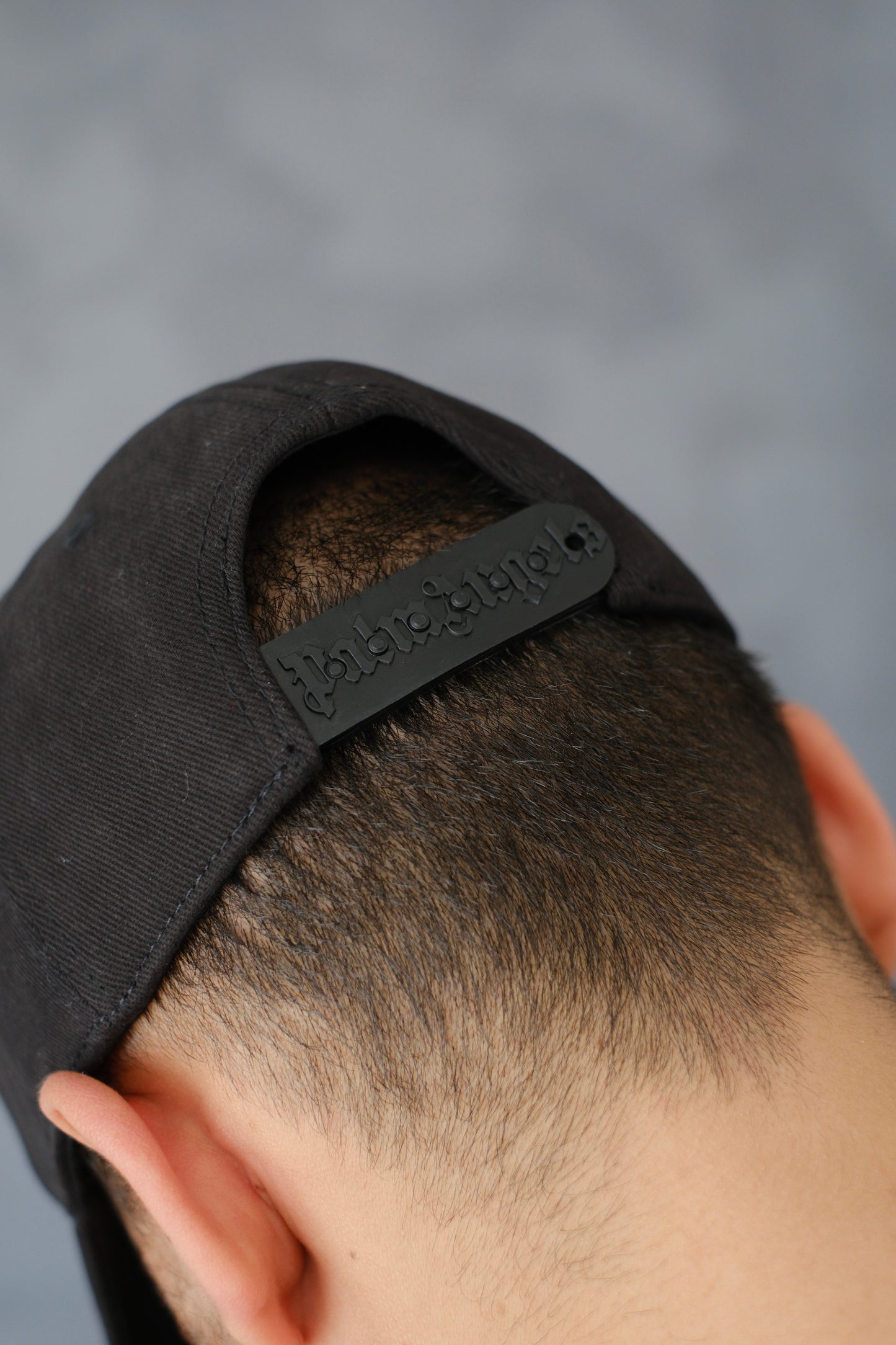 Gorra HUG Negra Logo Blanco