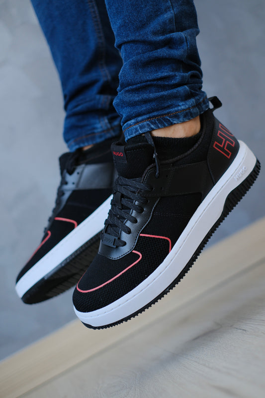 Tenis HUG Negros Letras Rojas