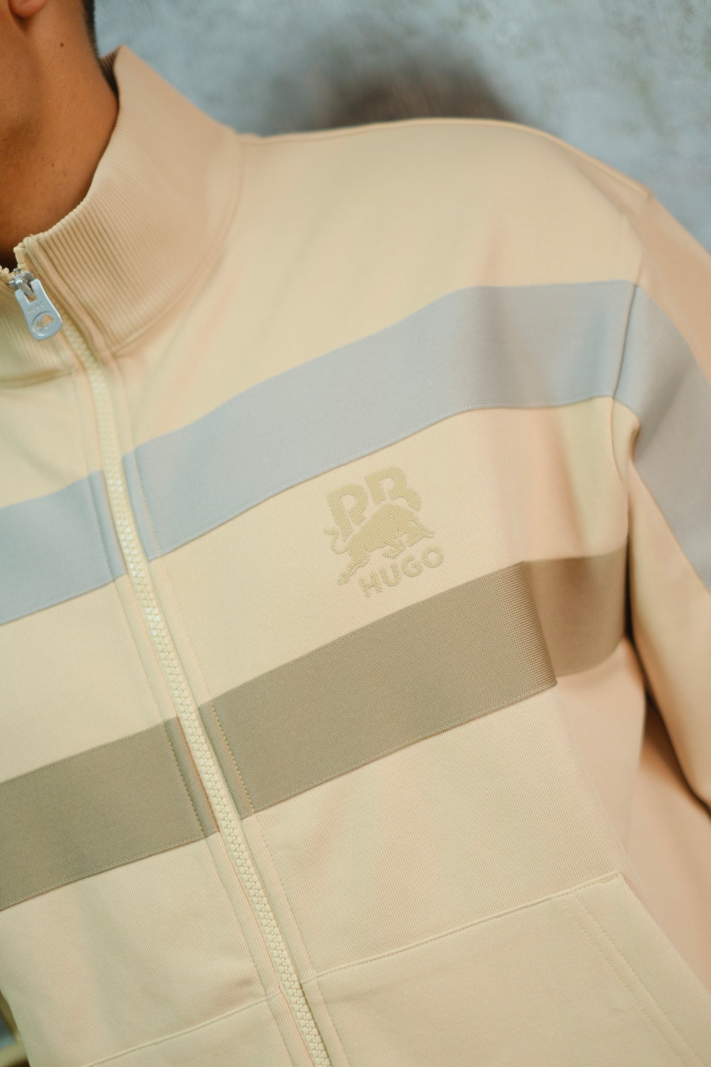 Chaqueta HUG beige