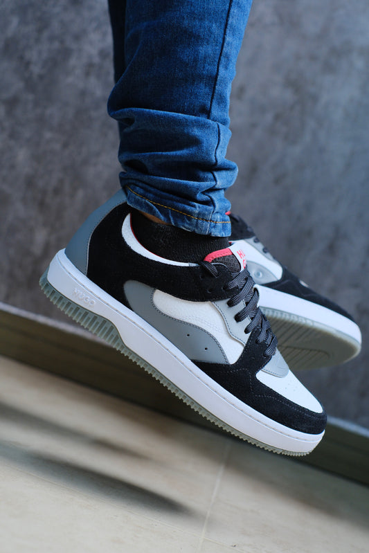 Tenis HUG Blancos Con Lineas Negras y Grises