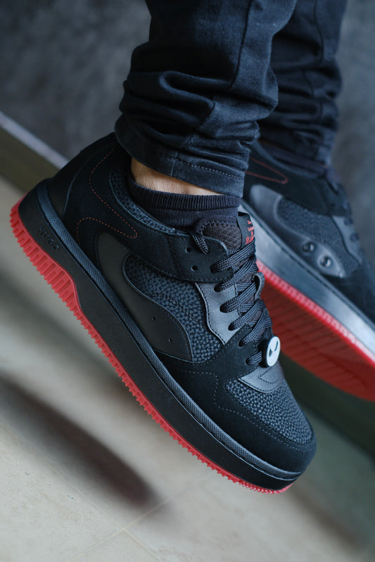 Tenis HUG negros con rojo