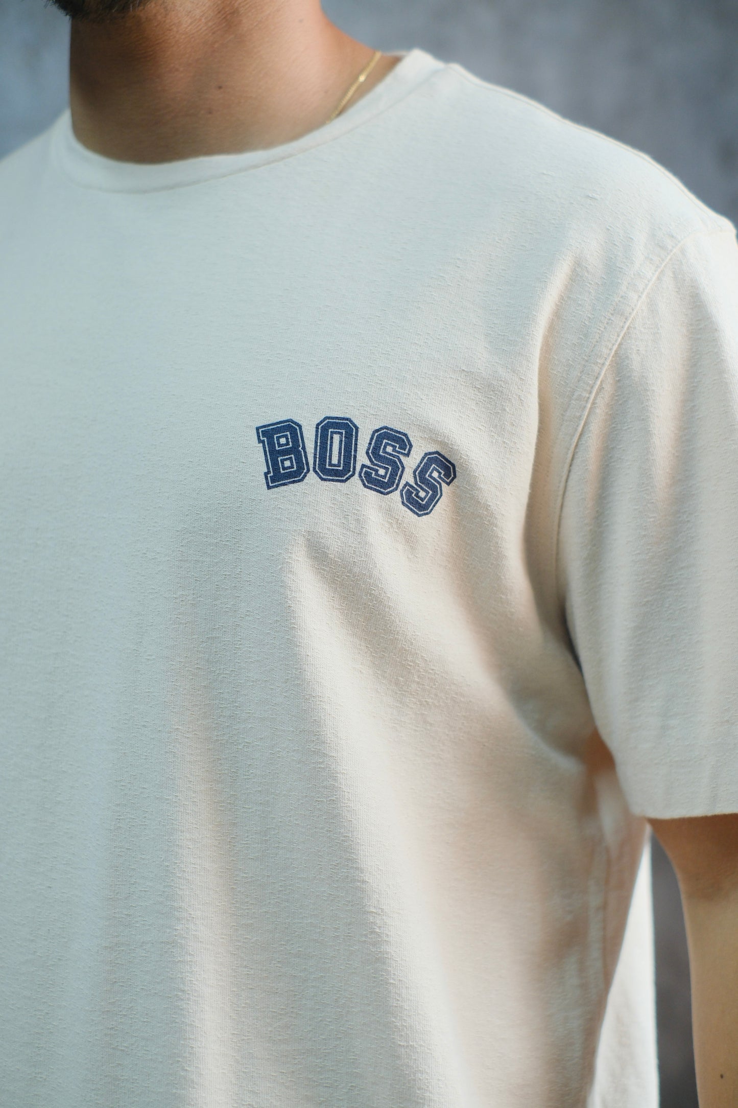 Camiseta HUG Beige Logo Azul
