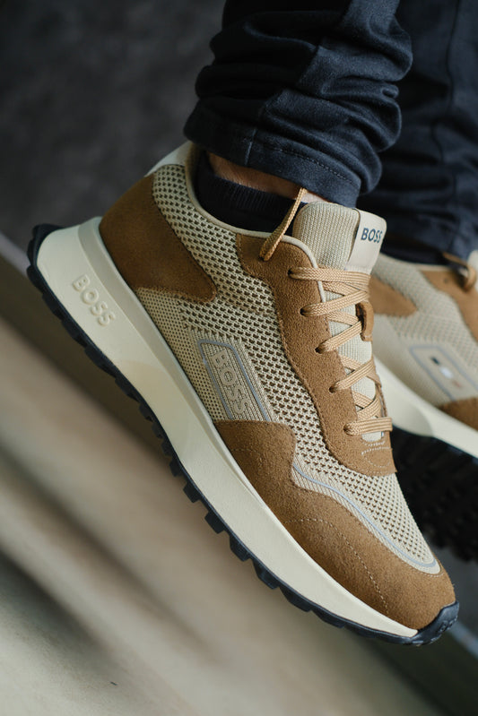 Tenis HUG Beige con cafe