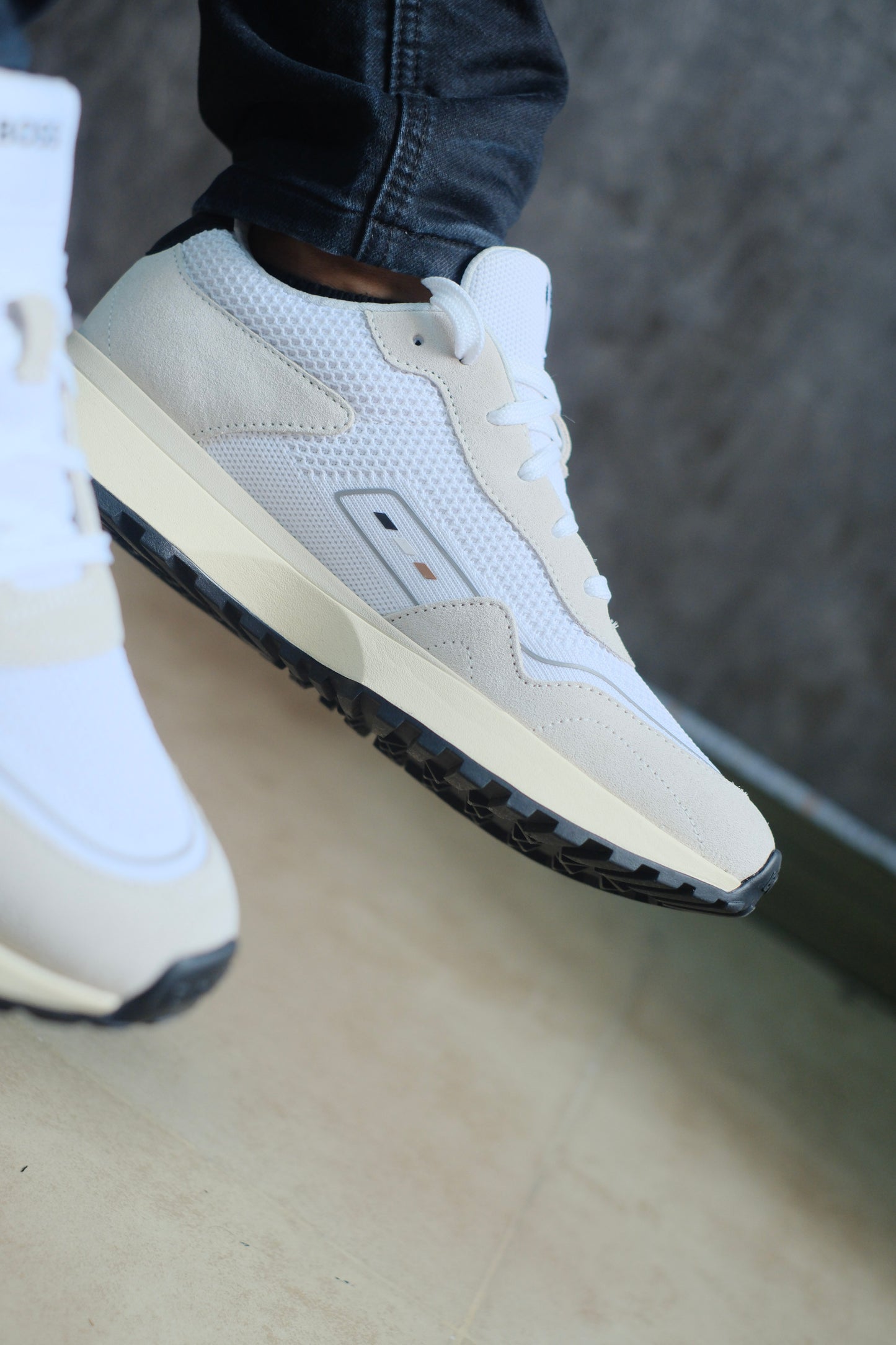 Tenis HUG Blancos con beige