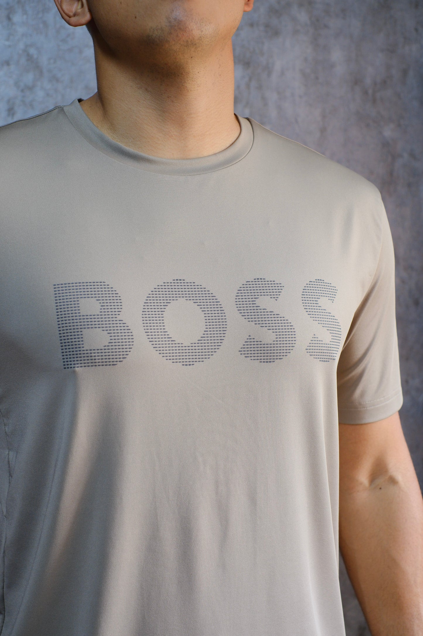 Camiseta HUG Beige Oscuro Tela Deportiva